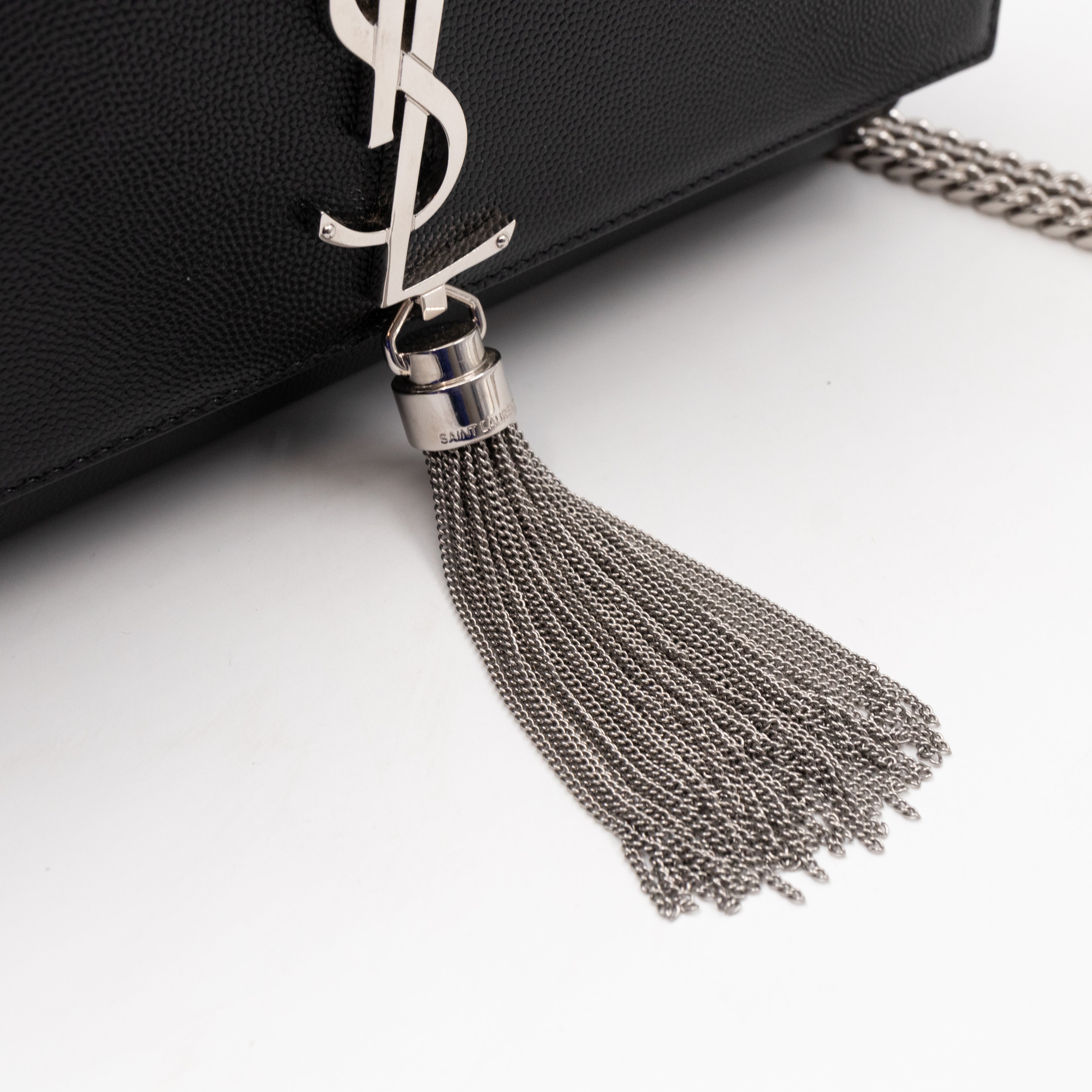 Kate Medium Tassel Black Grained Leather Silver