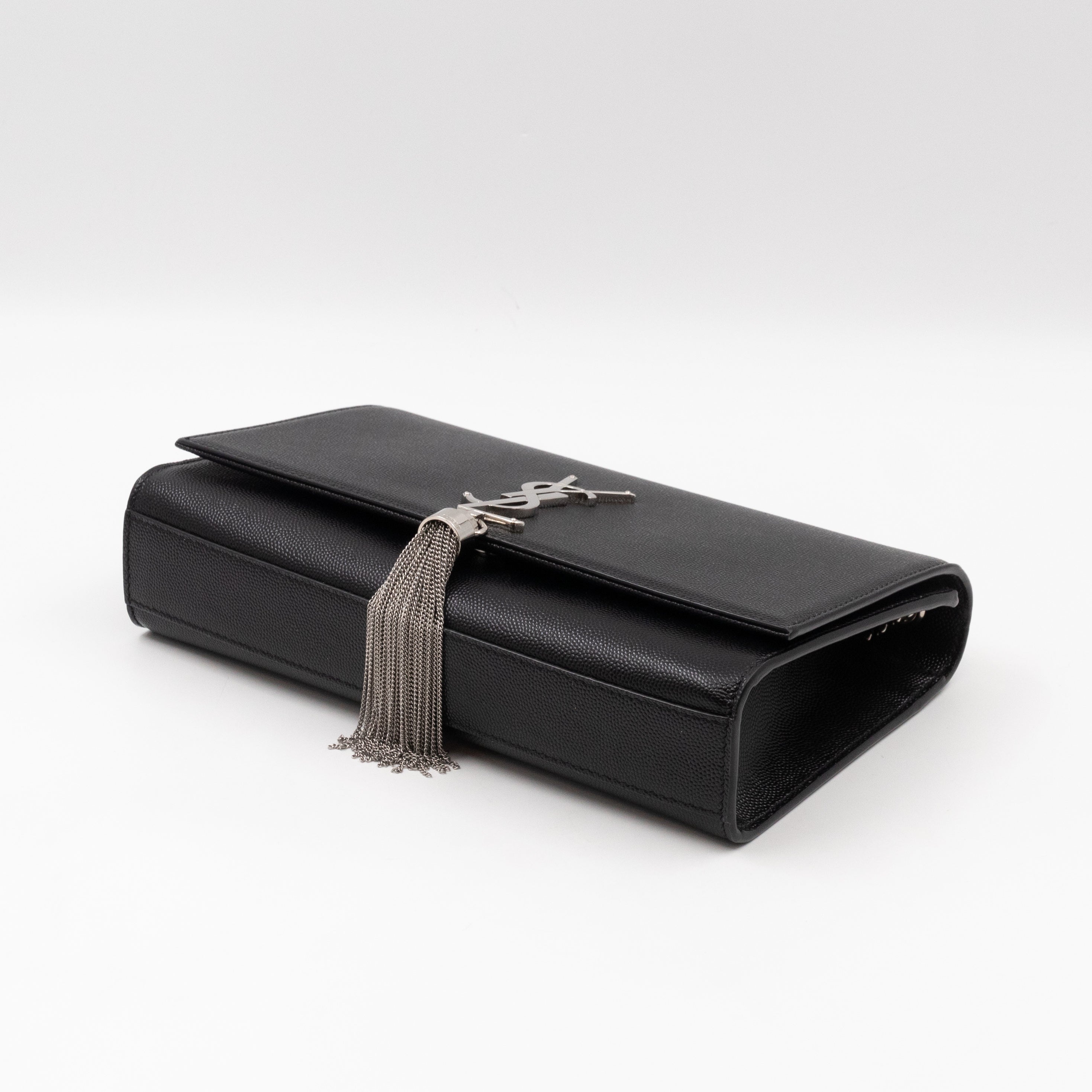 Kate Medium Tassel Black Grained Leather Silver