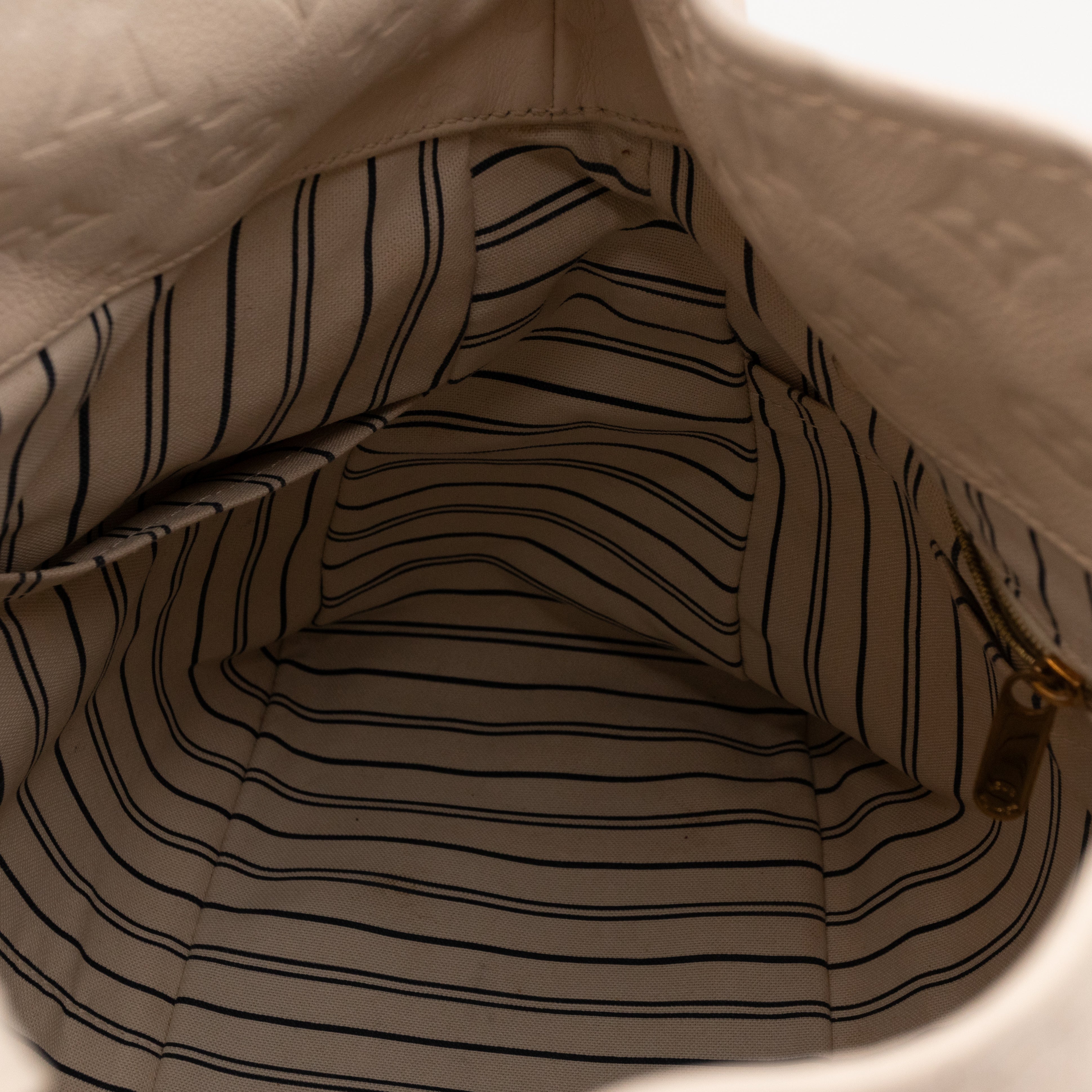 Artsy MM Monogram Empreinte White