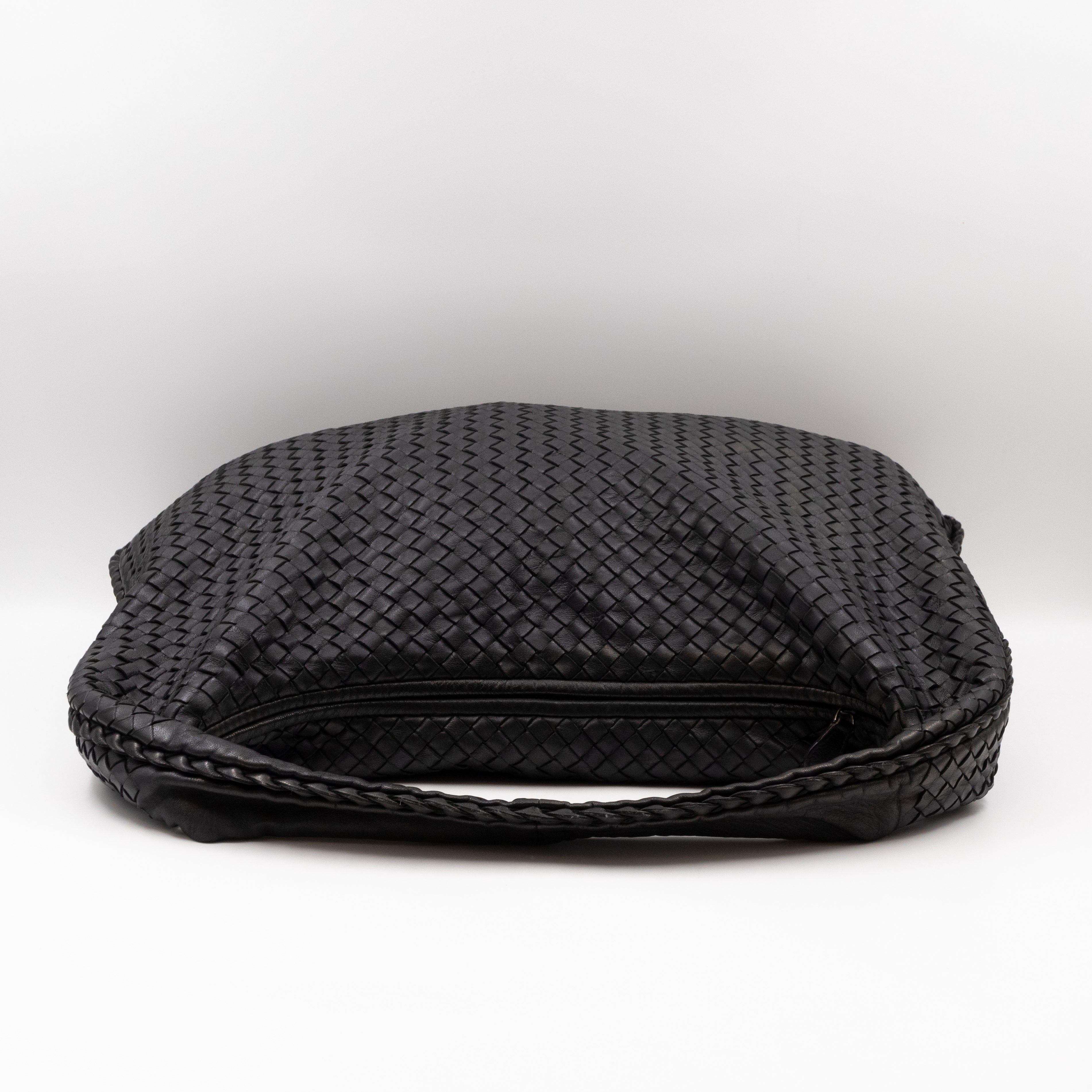 Veneta Hobo Bag Large Intrecciato Black Leather