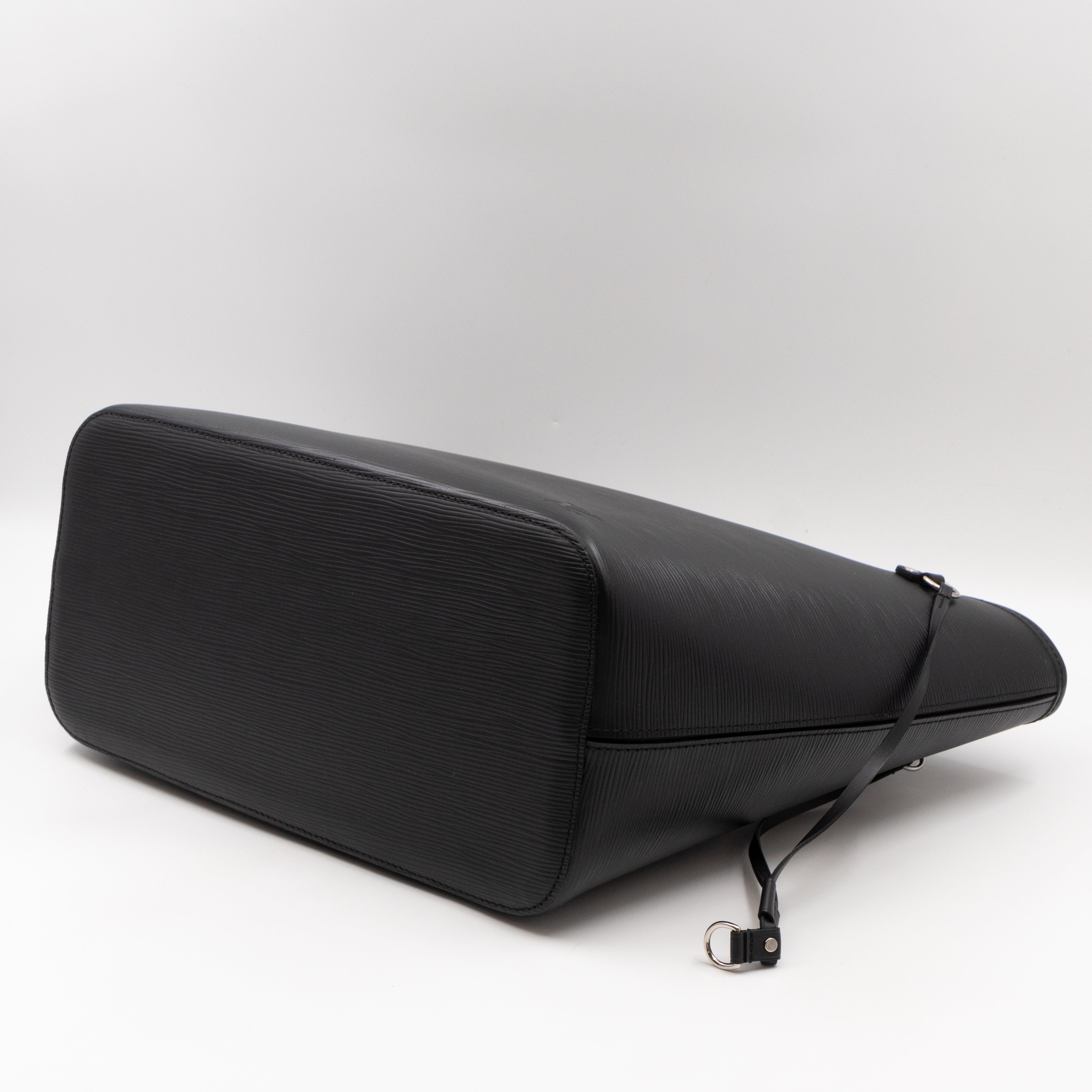 Neverfull MM Black Epi Leather