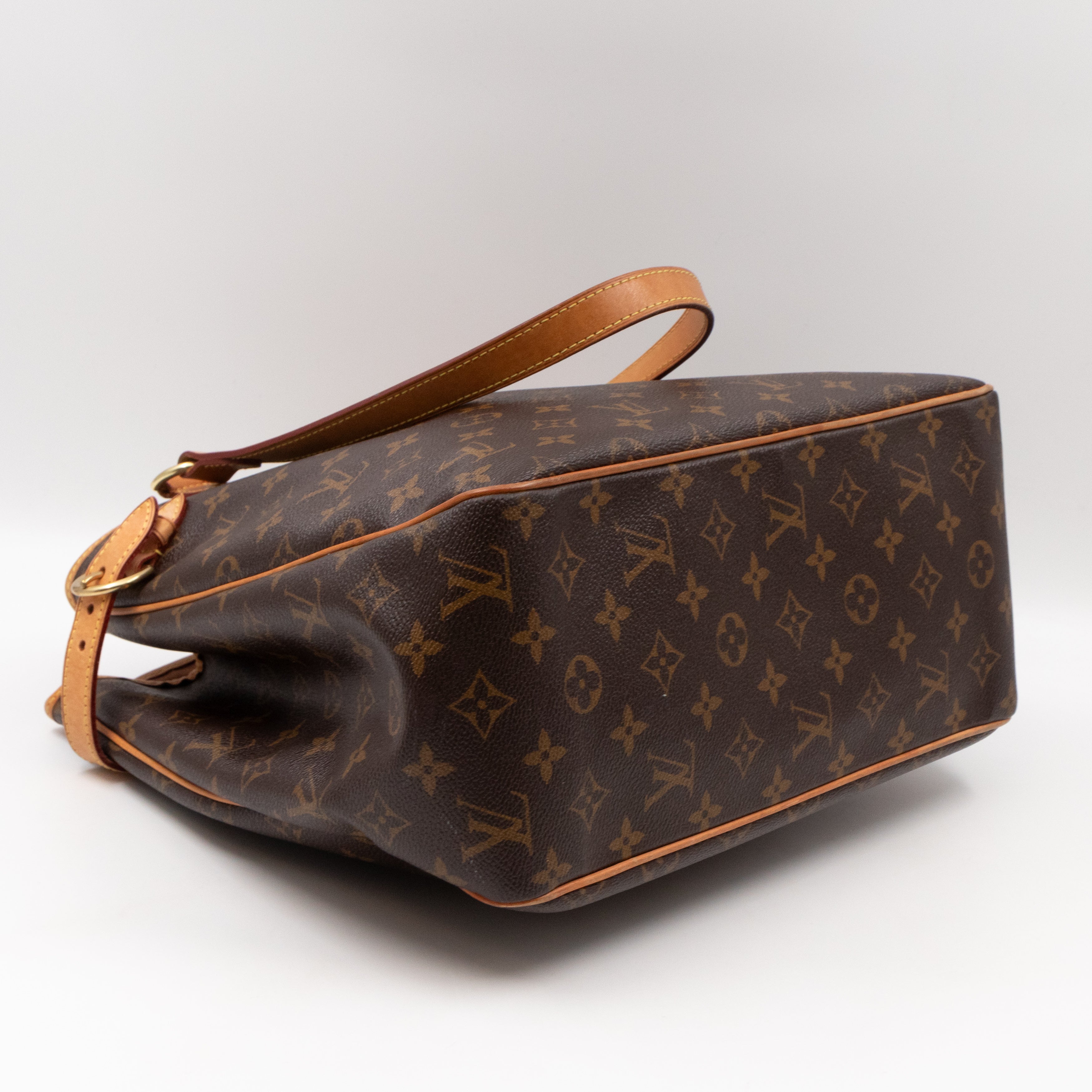 Batignolles Vertical Monogram