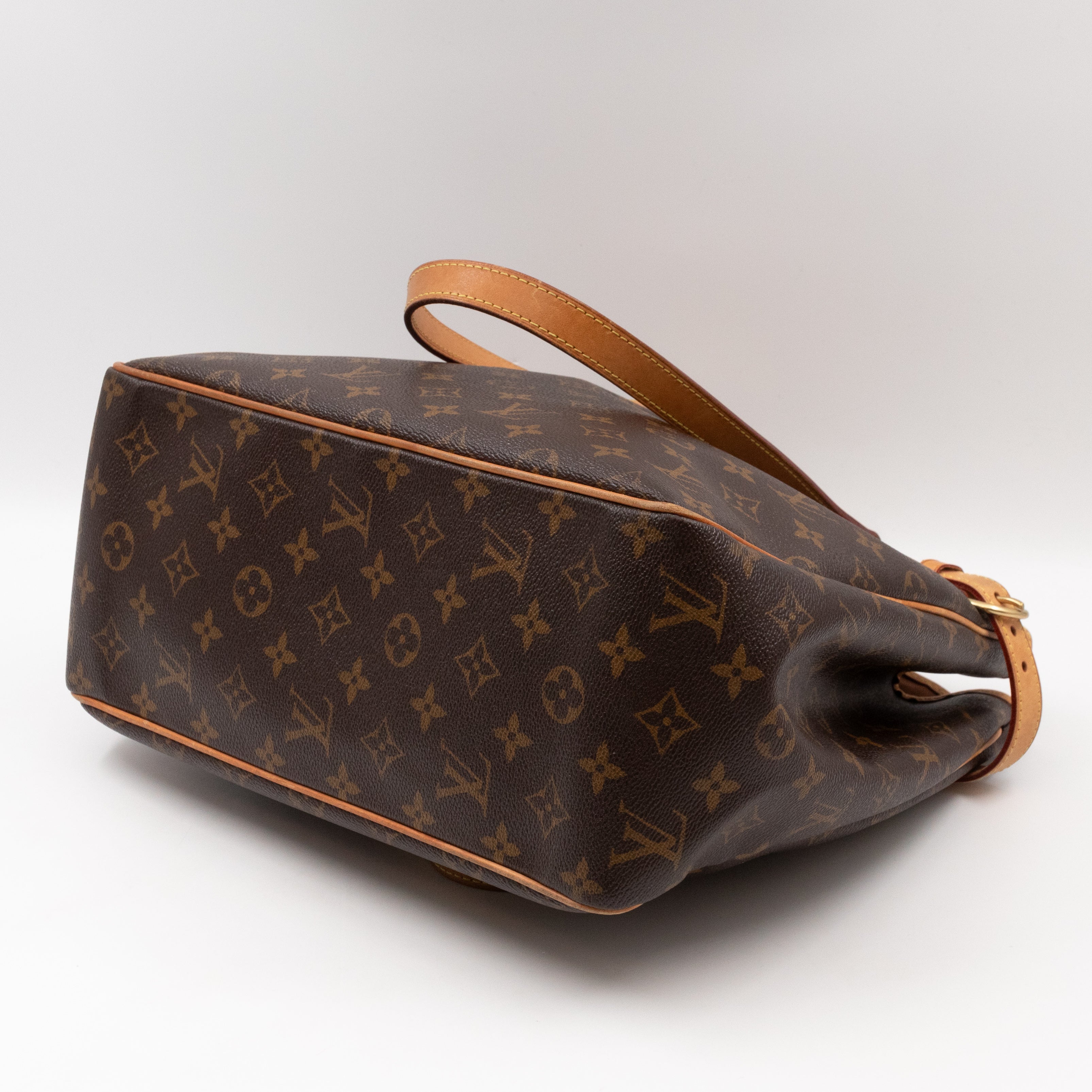 Batignolles Vertical Monogram