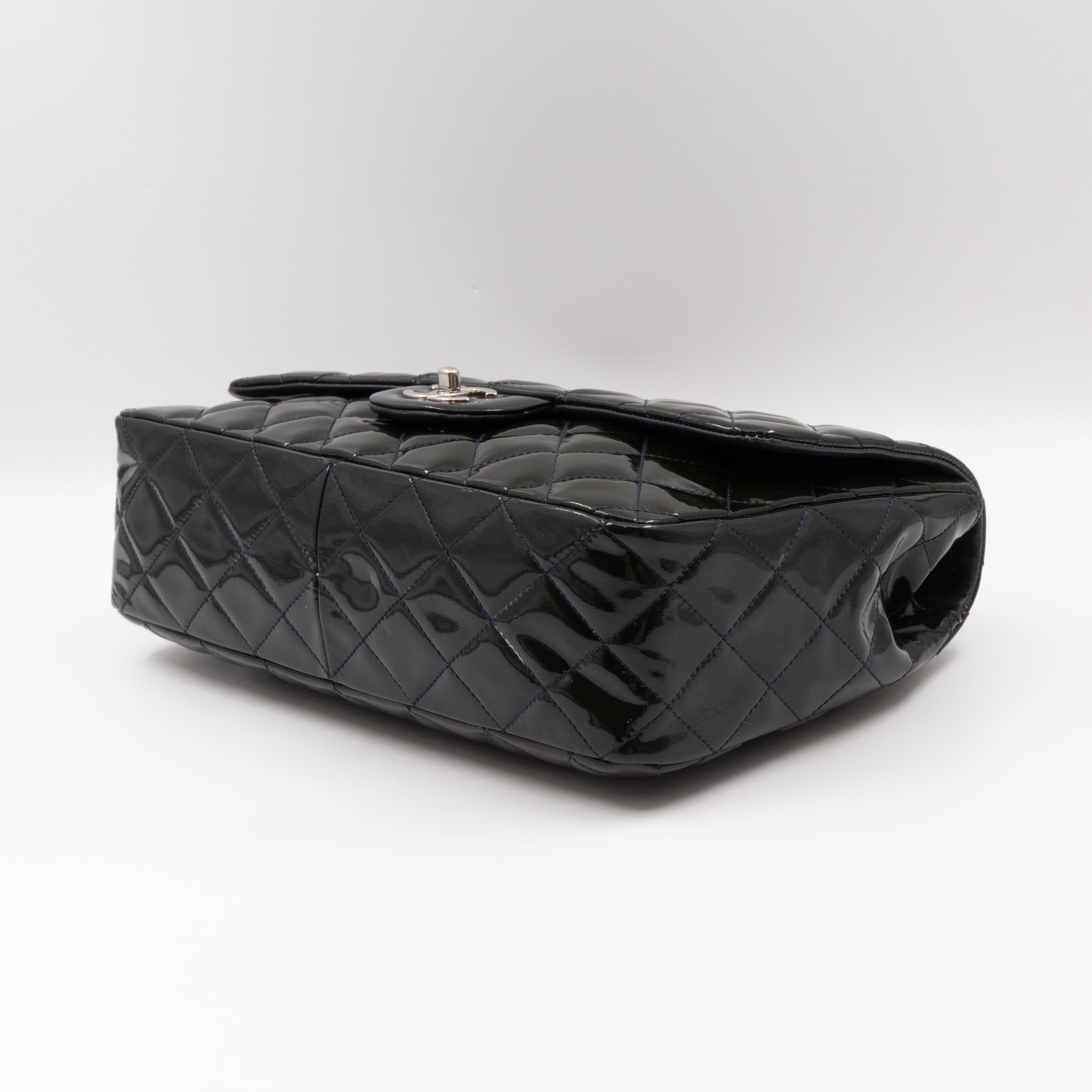 Classic Single Flap Jumbo Navy Blue Patent Leather