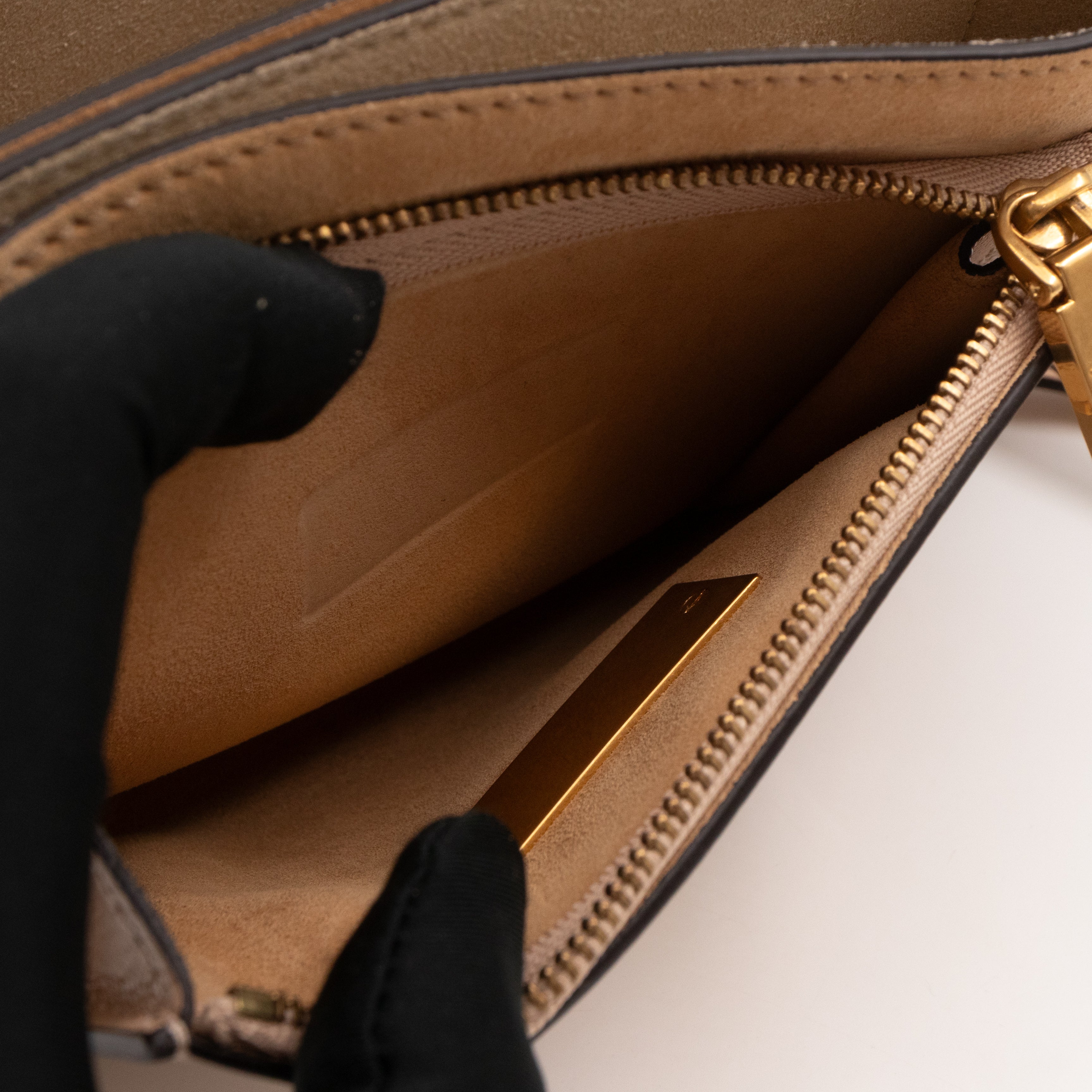 GV3 Small Crossbody Bag Beige Leather