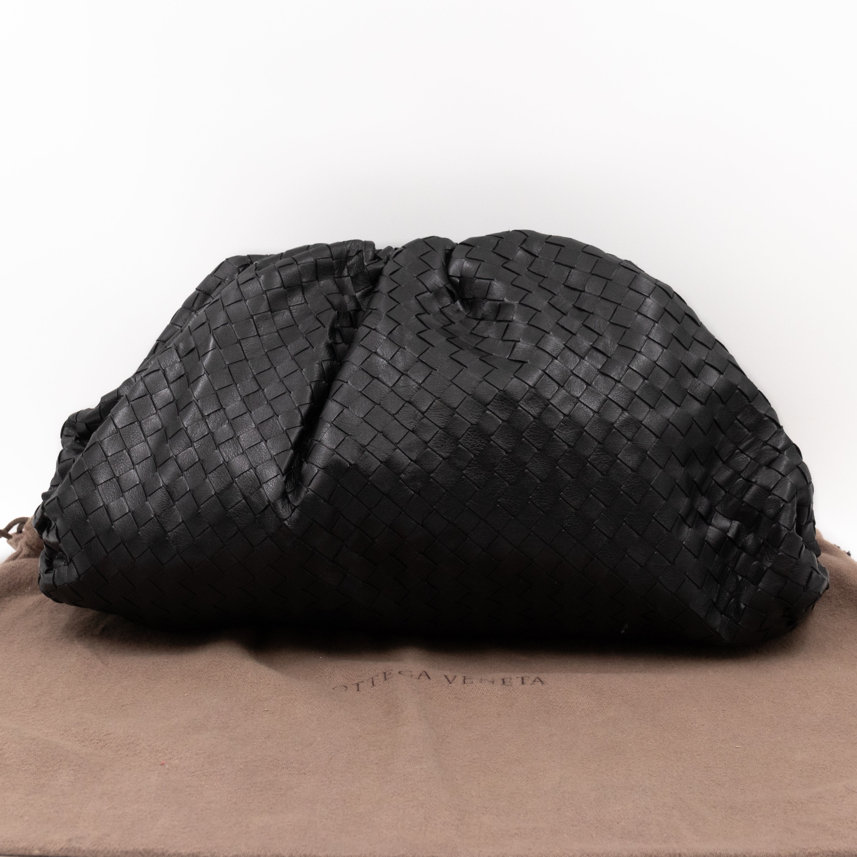 Pouch Clutch Intrecciato black Leather