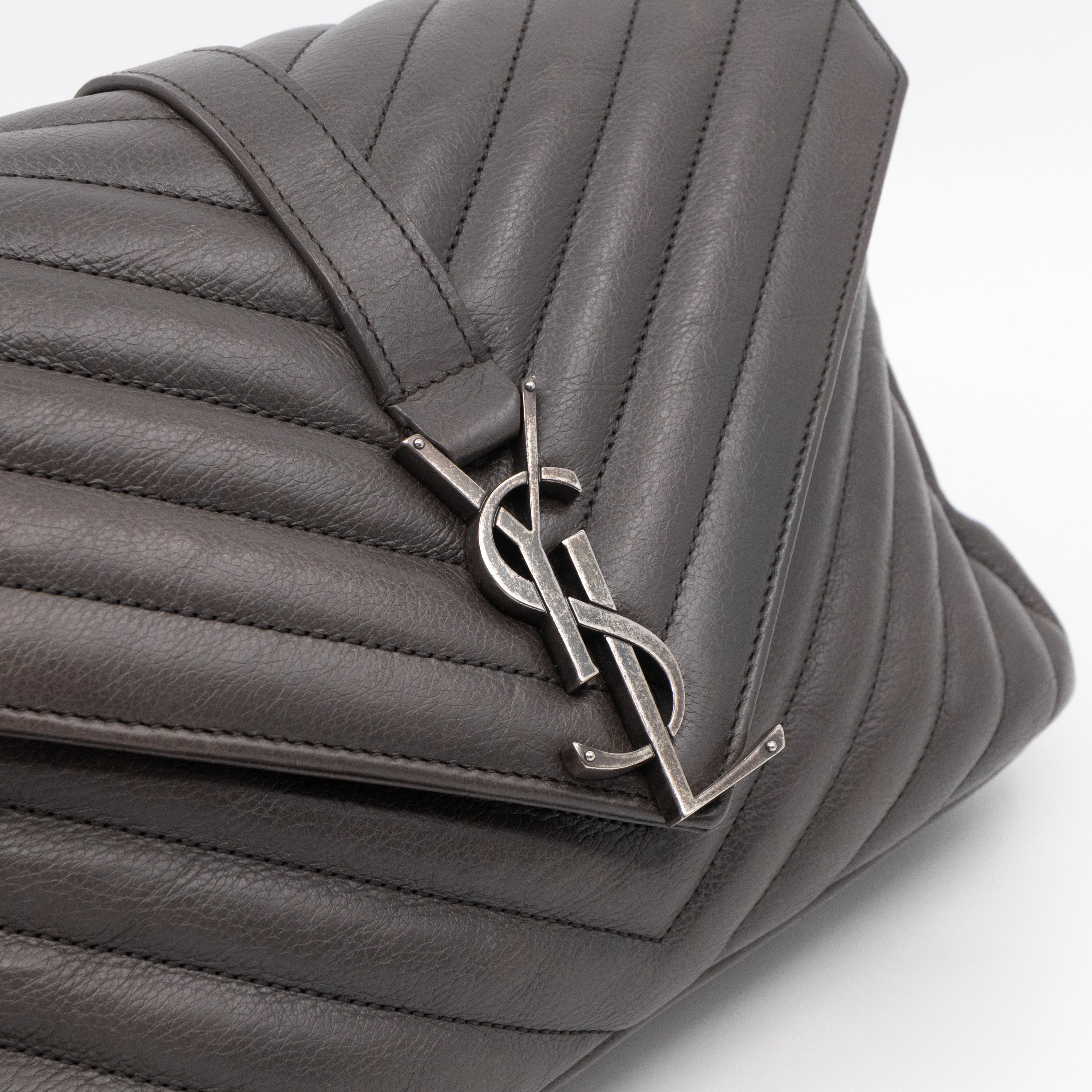 College Medium Chevron Quilted Gray Leather