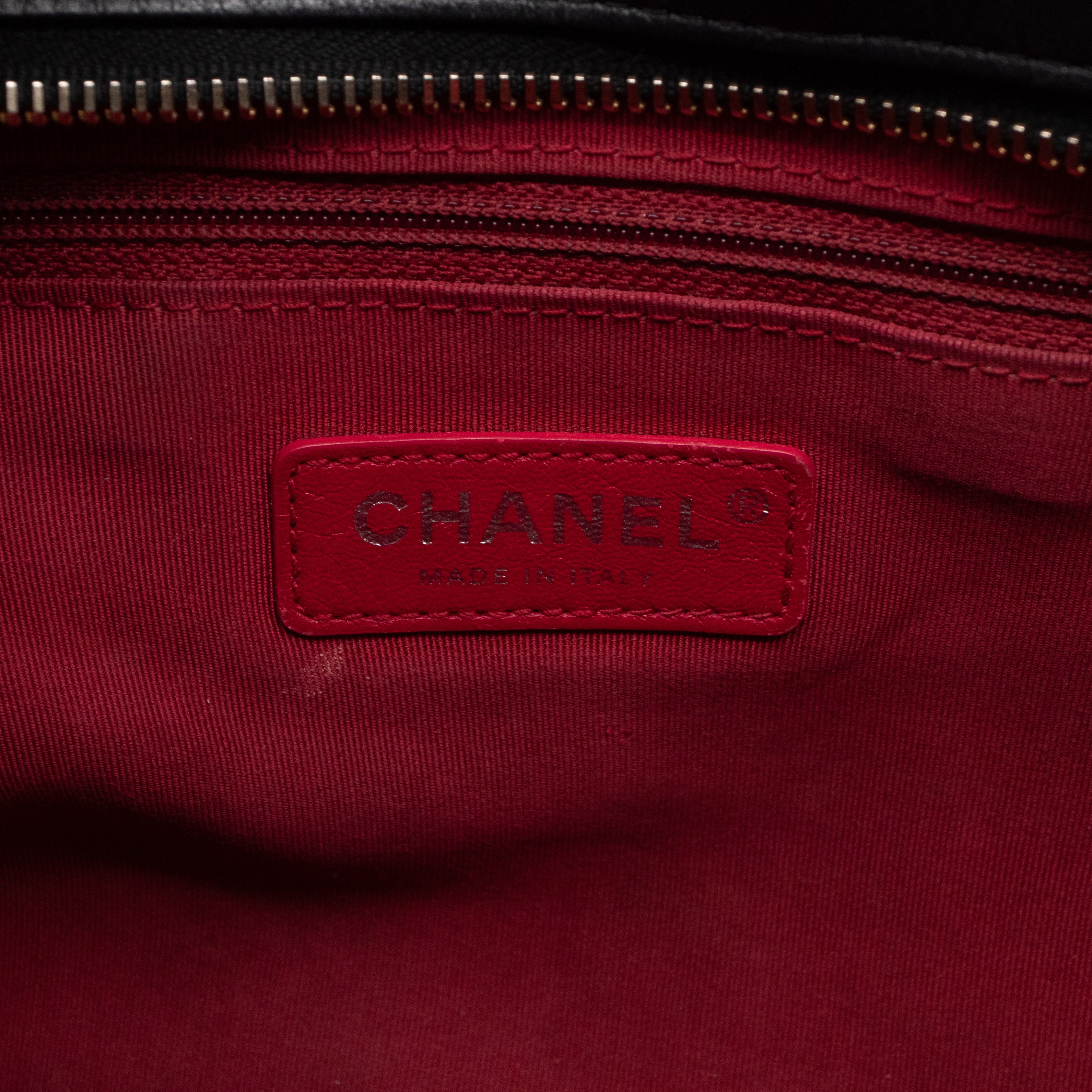 Gabrielle Hobo Maxi Black Calfskin Leather