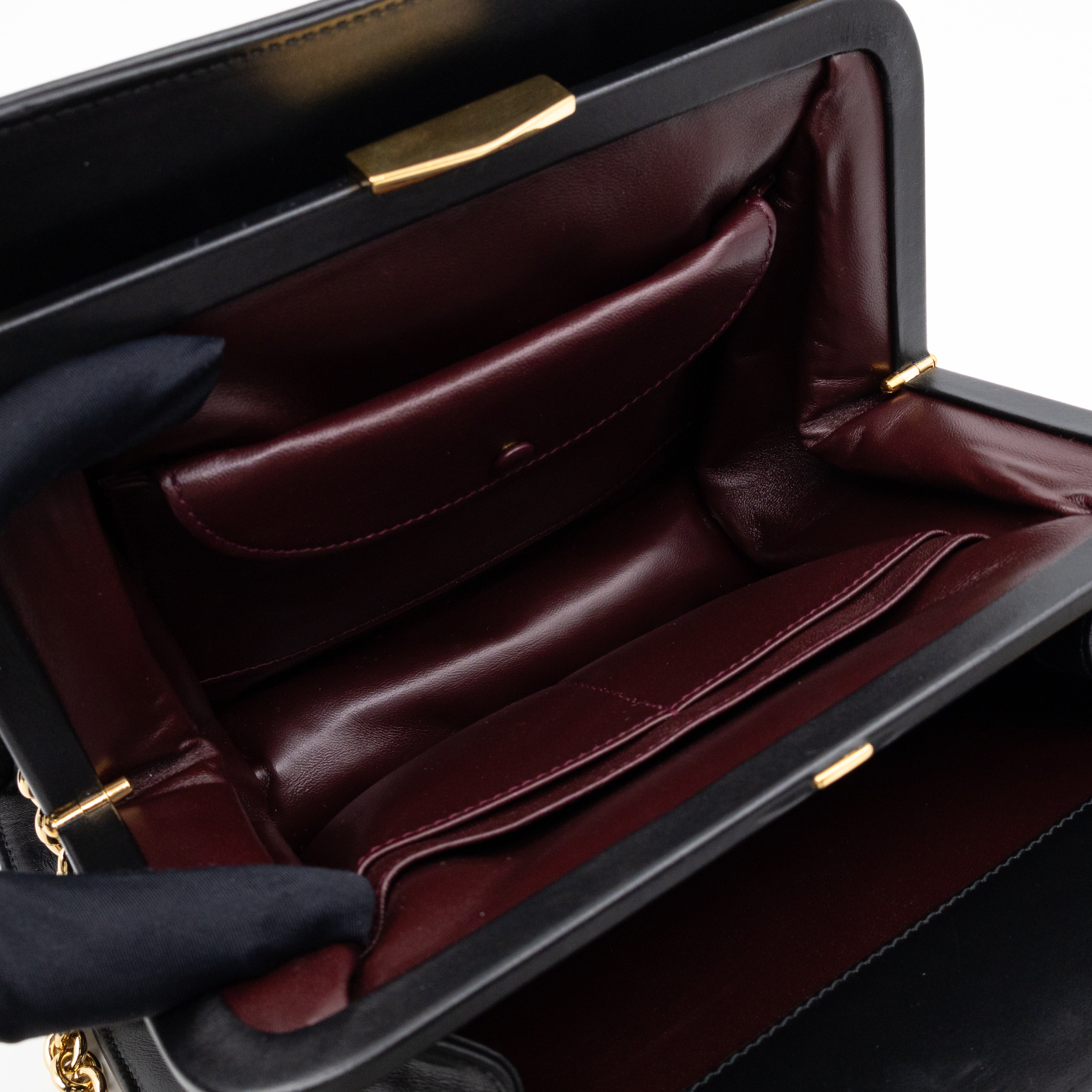 Zumi Chain Shoulder Bag Black Leather