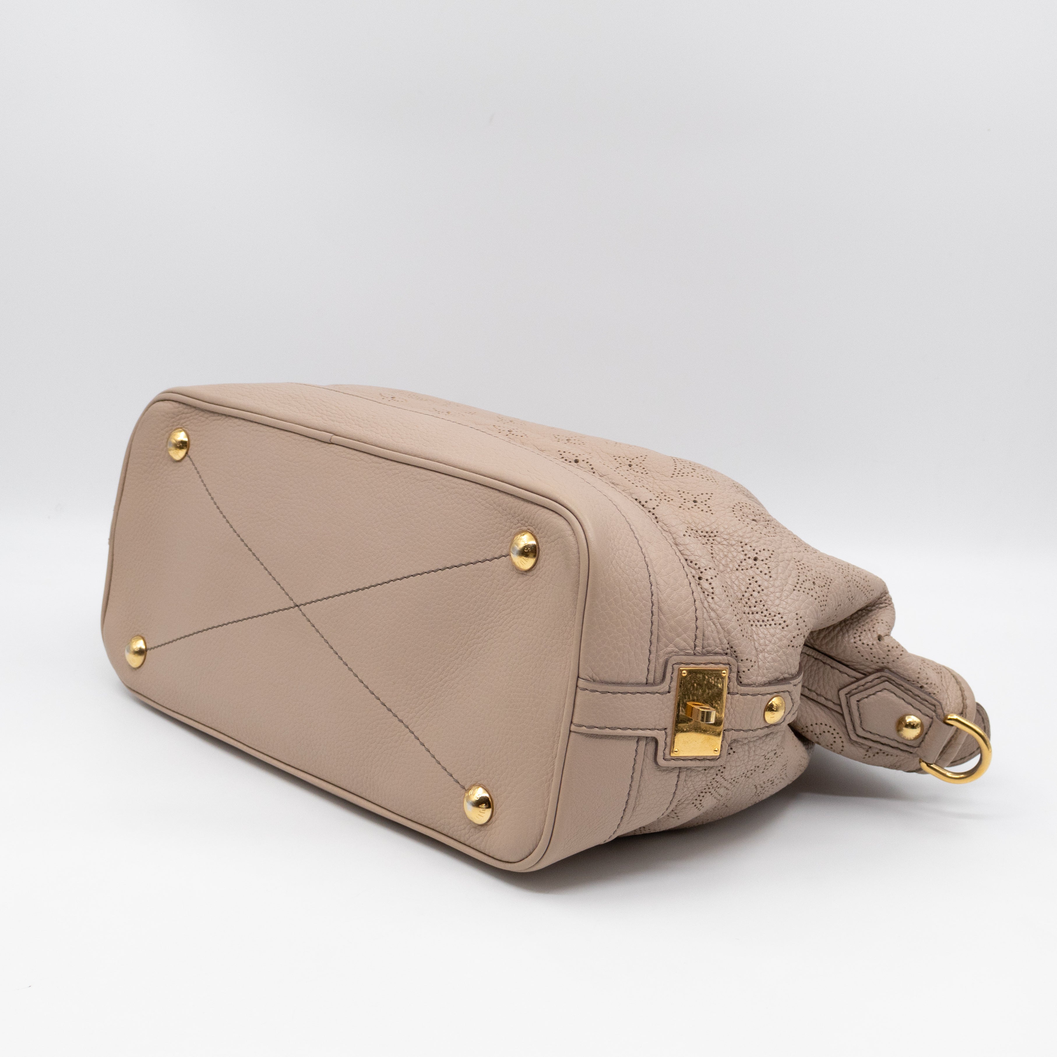 Stellar PM Beige Mahina Leather