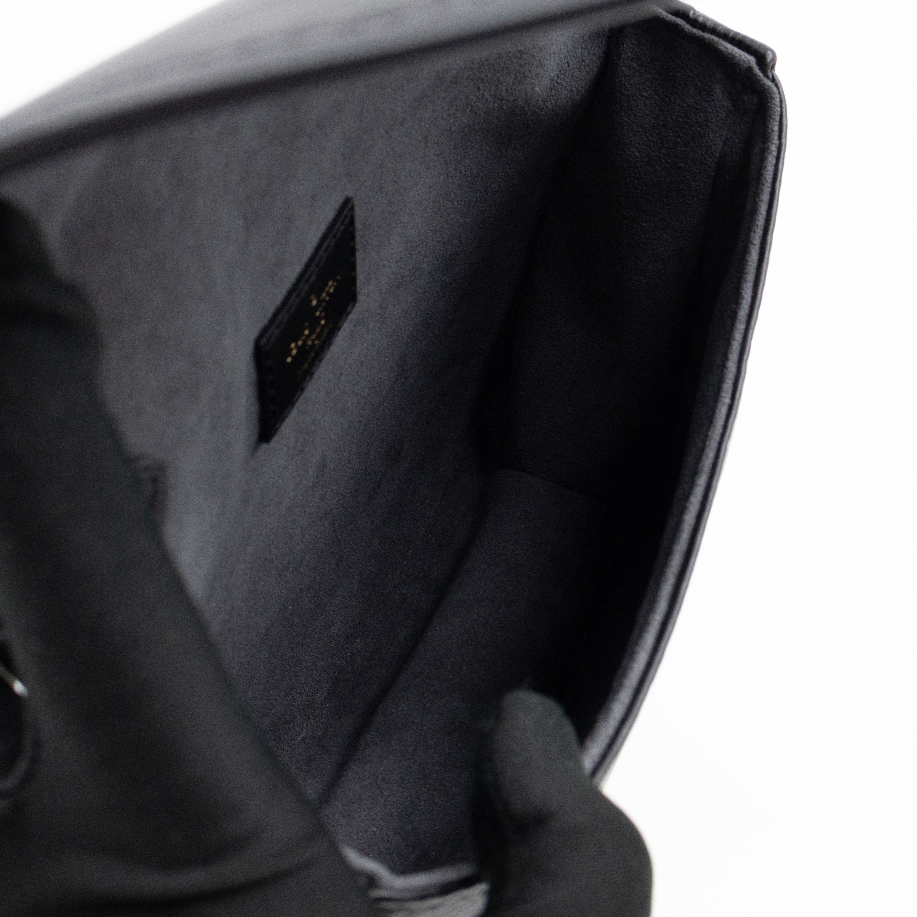 Saumur BB Black Epi Leather