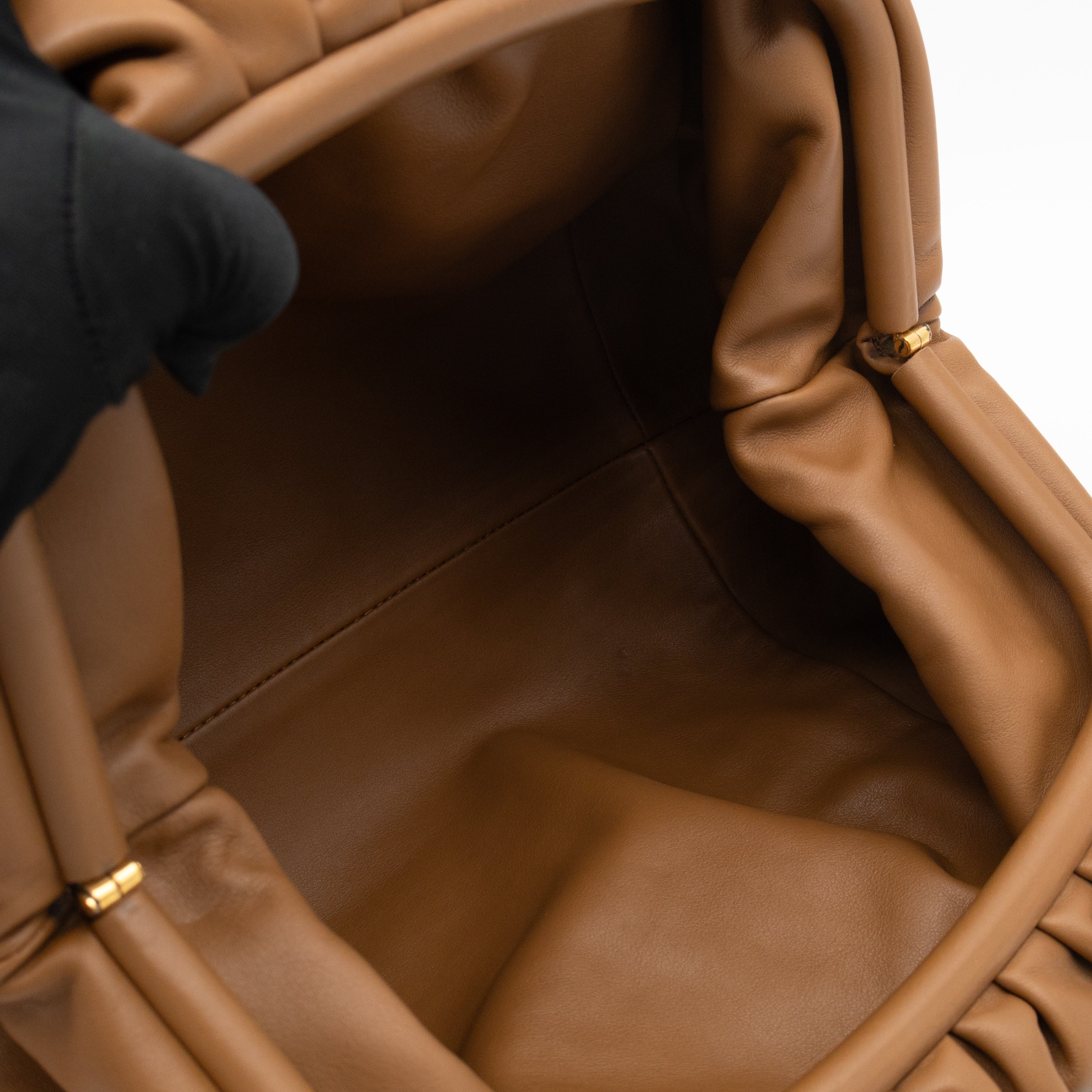 The Pouch Smooth Camello Leather