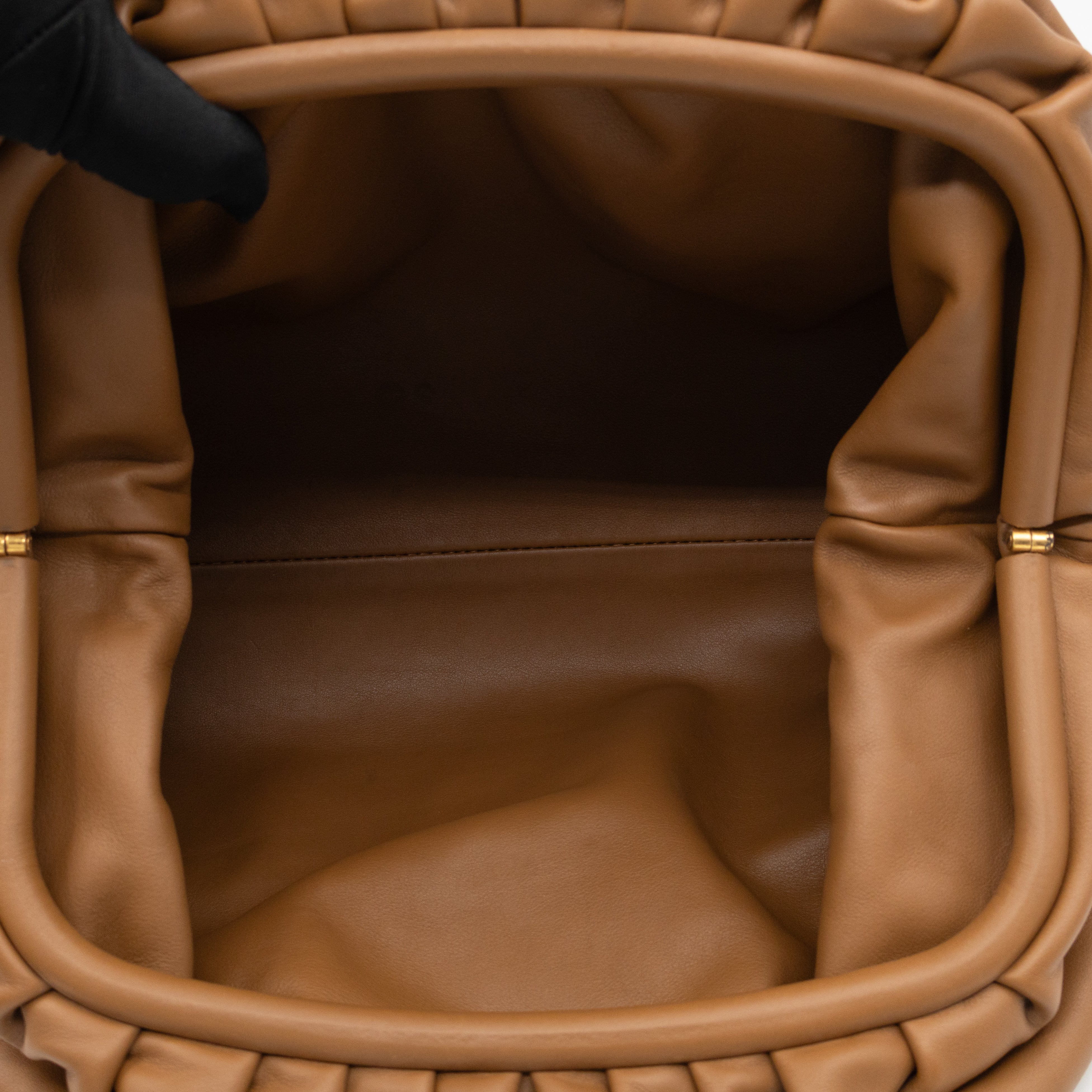 The Pouch Smooth Camello Leather