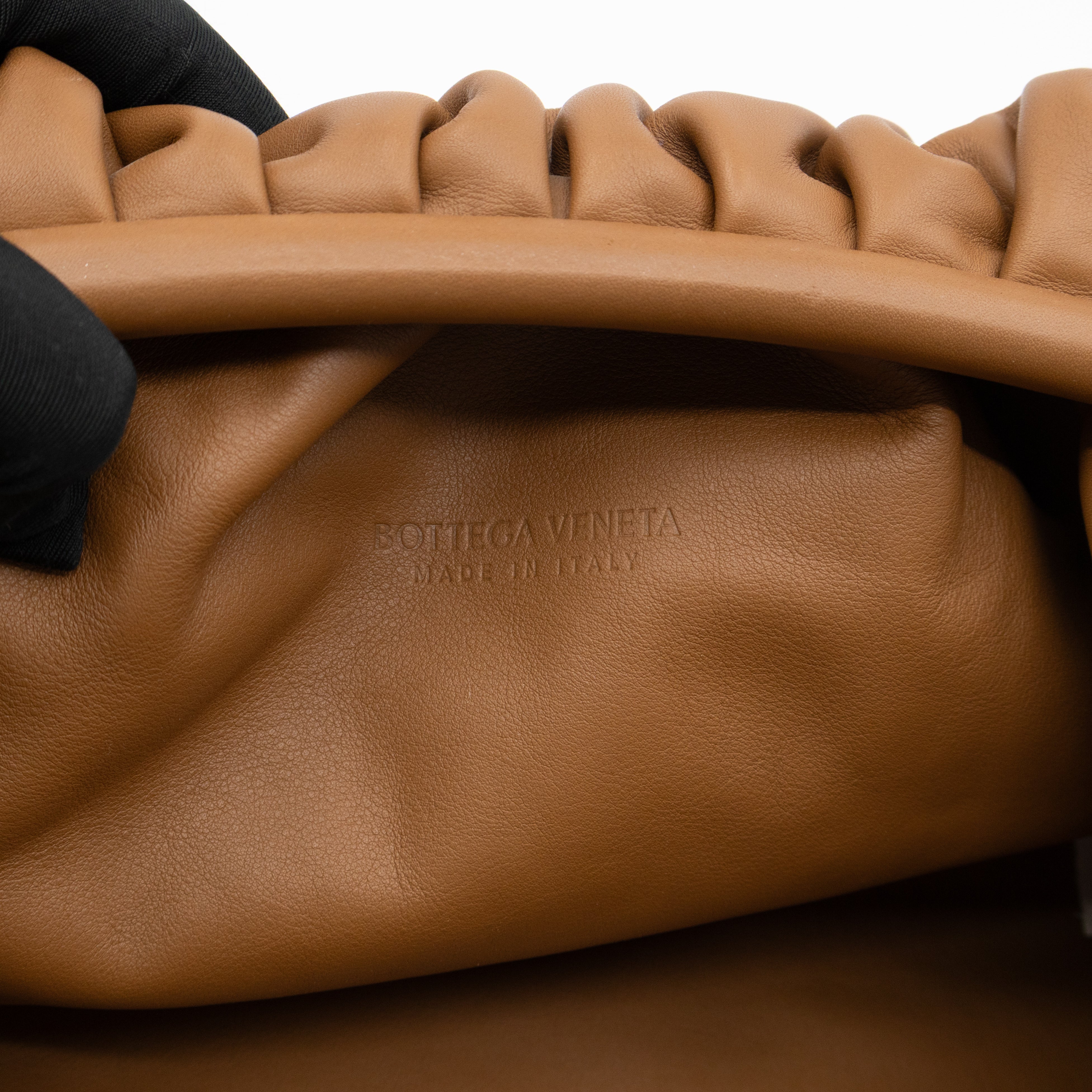 The Pouch Smooth Camello Leather