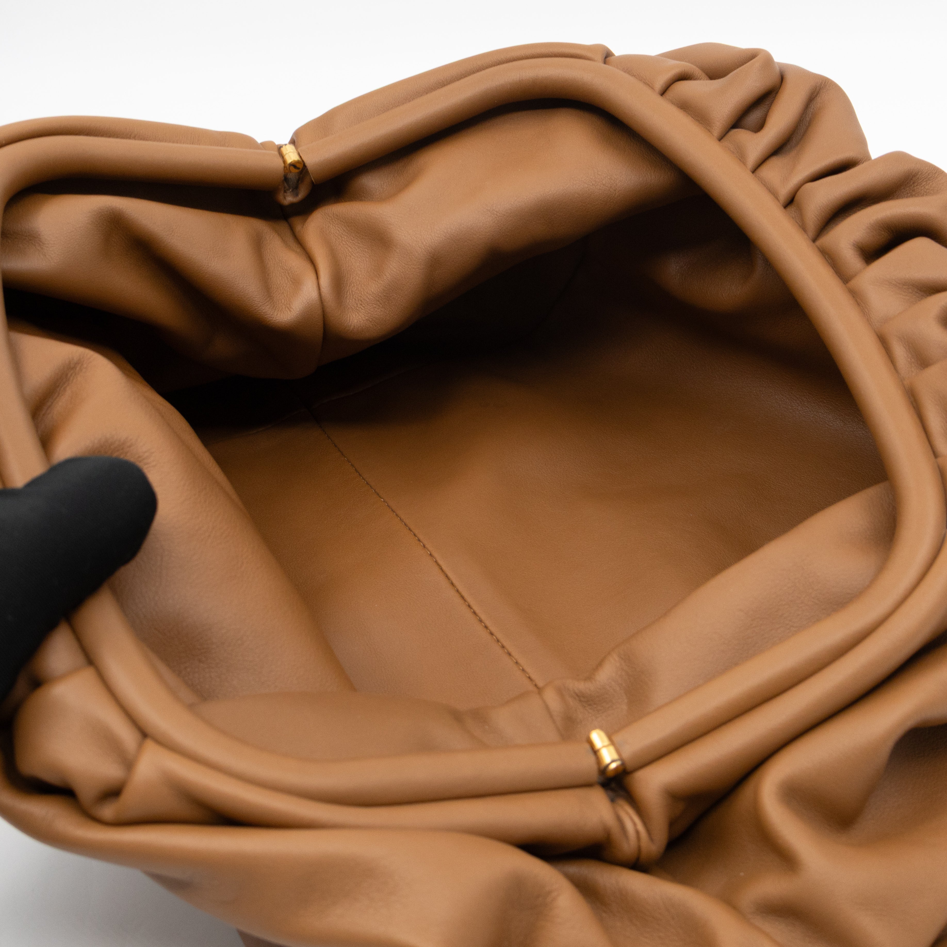 The Pouch Smooth Camello Leather