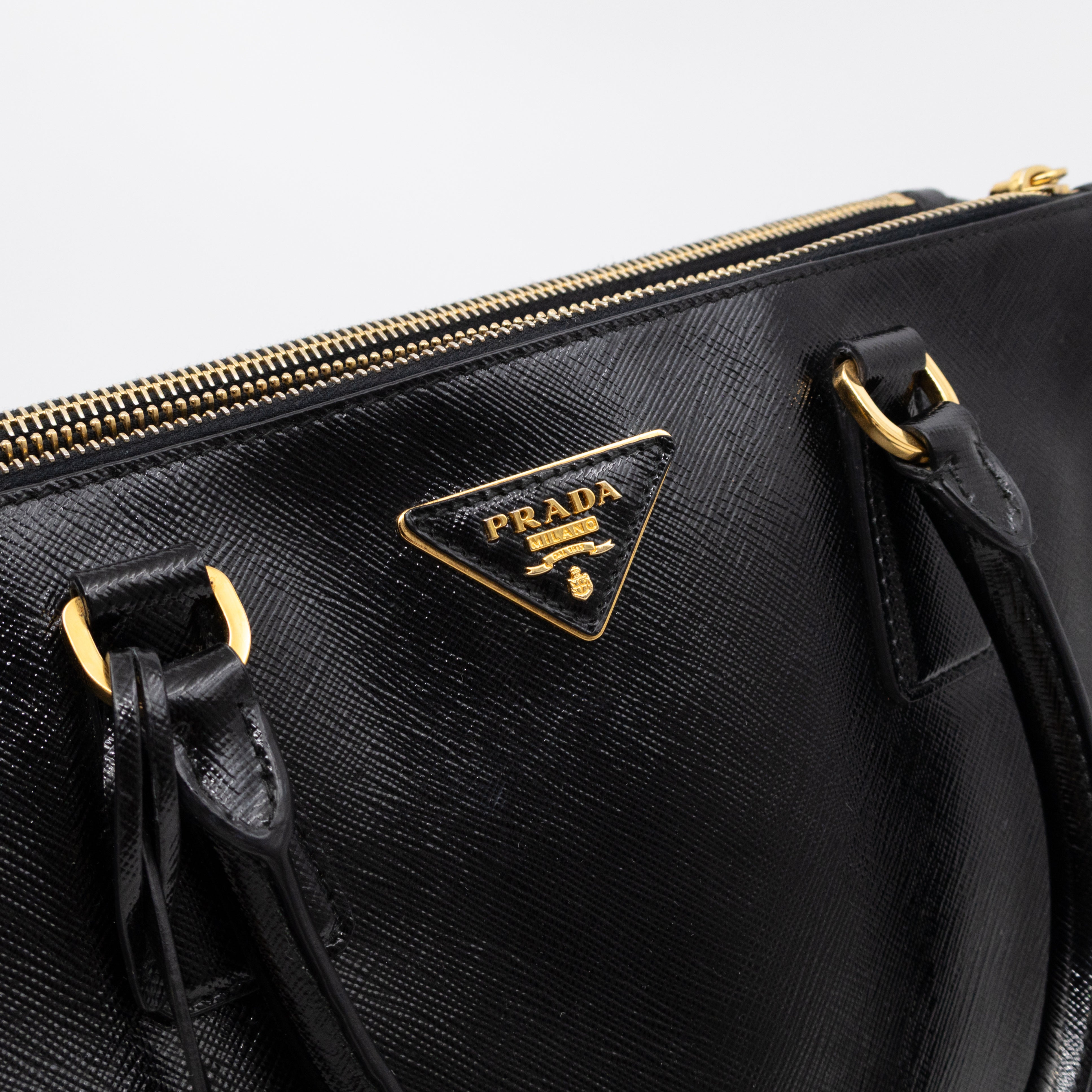 Galleria Double Zip Large Black Saffiano Leather