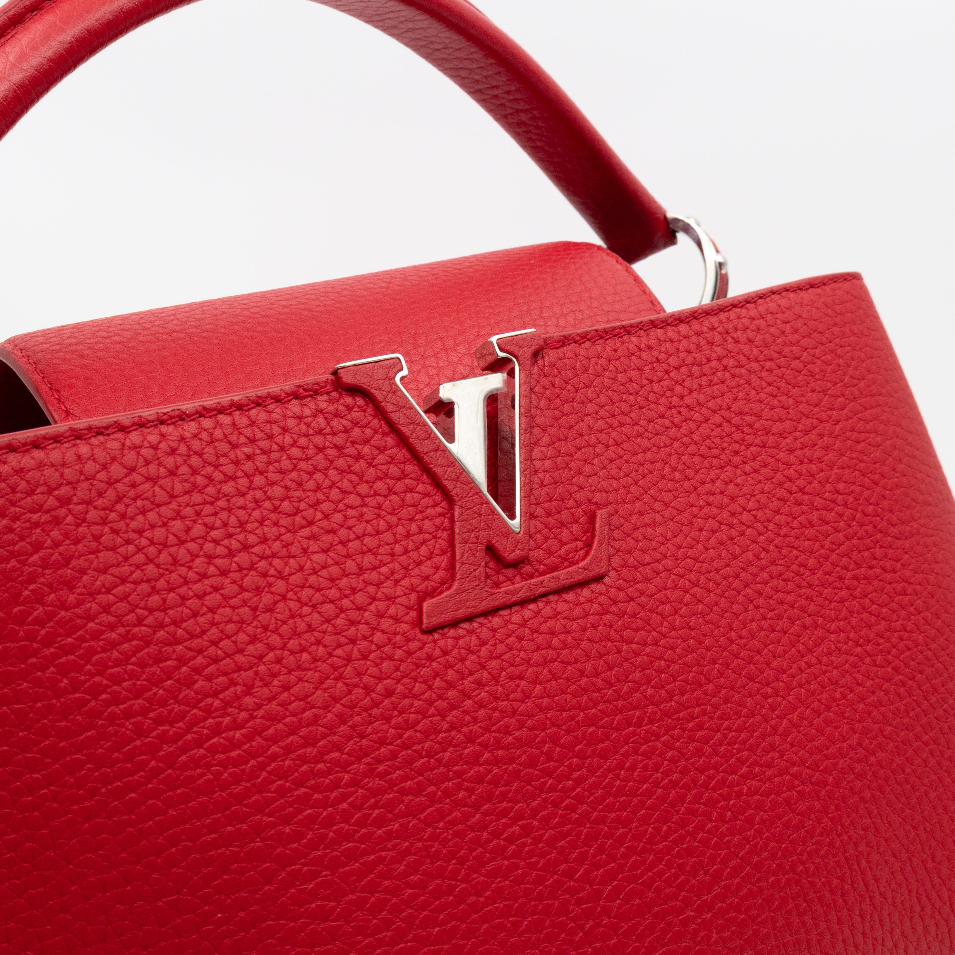 Capucines MM Red Taurillon Leather