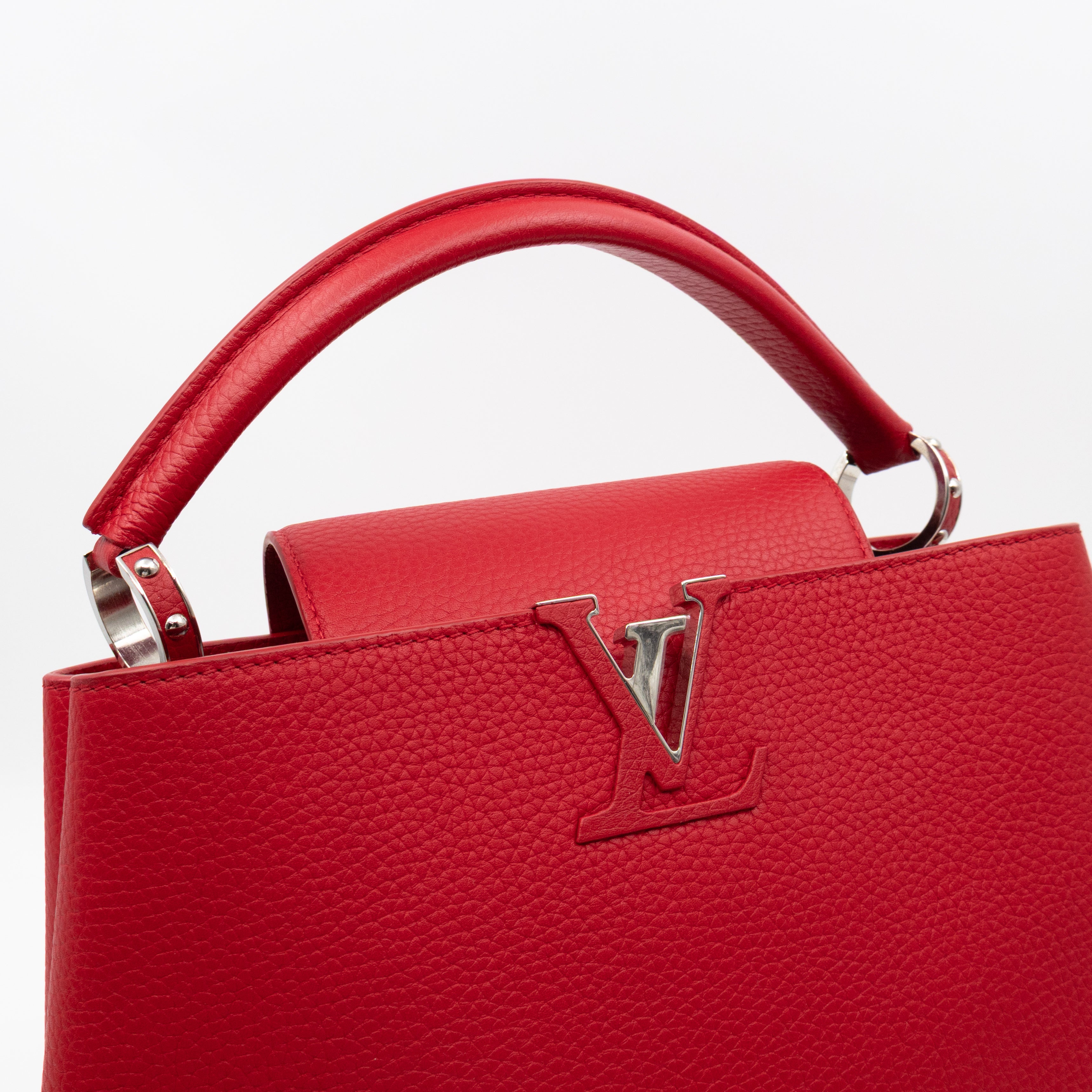 Capucines MM Red Taurillon Leather