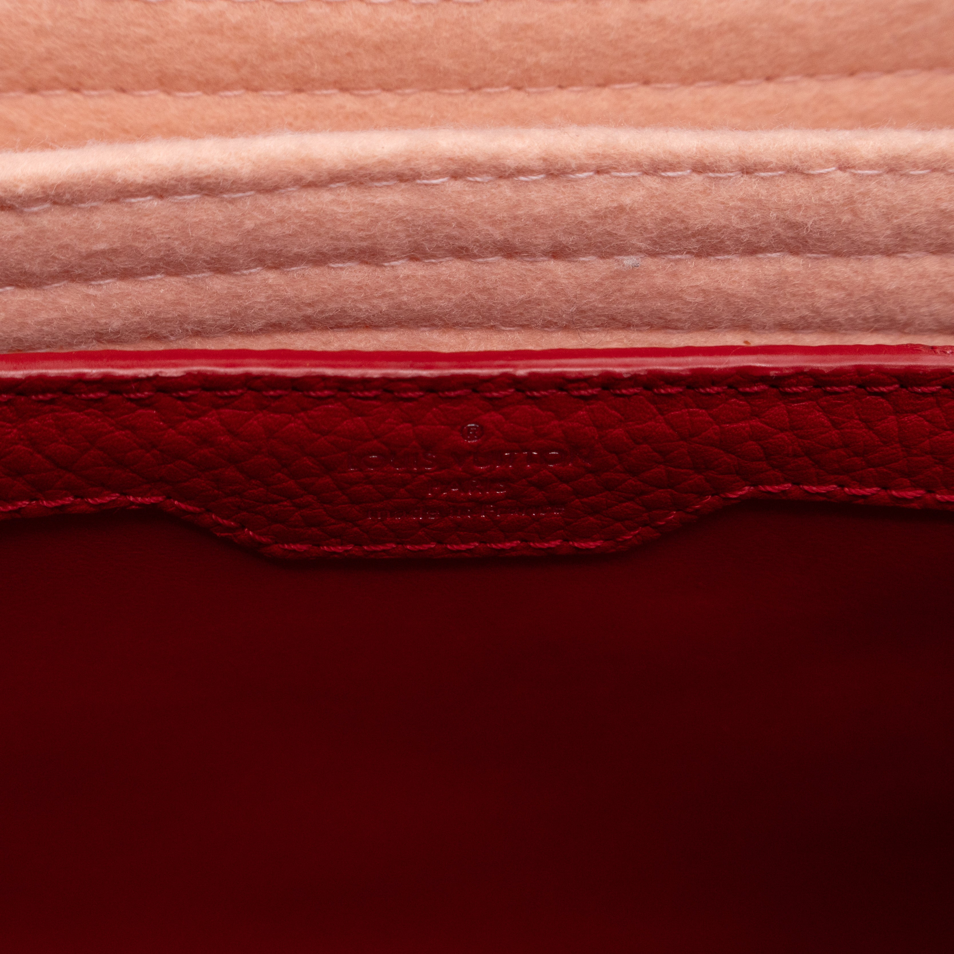 Capucines MM Red Taurillon Leather