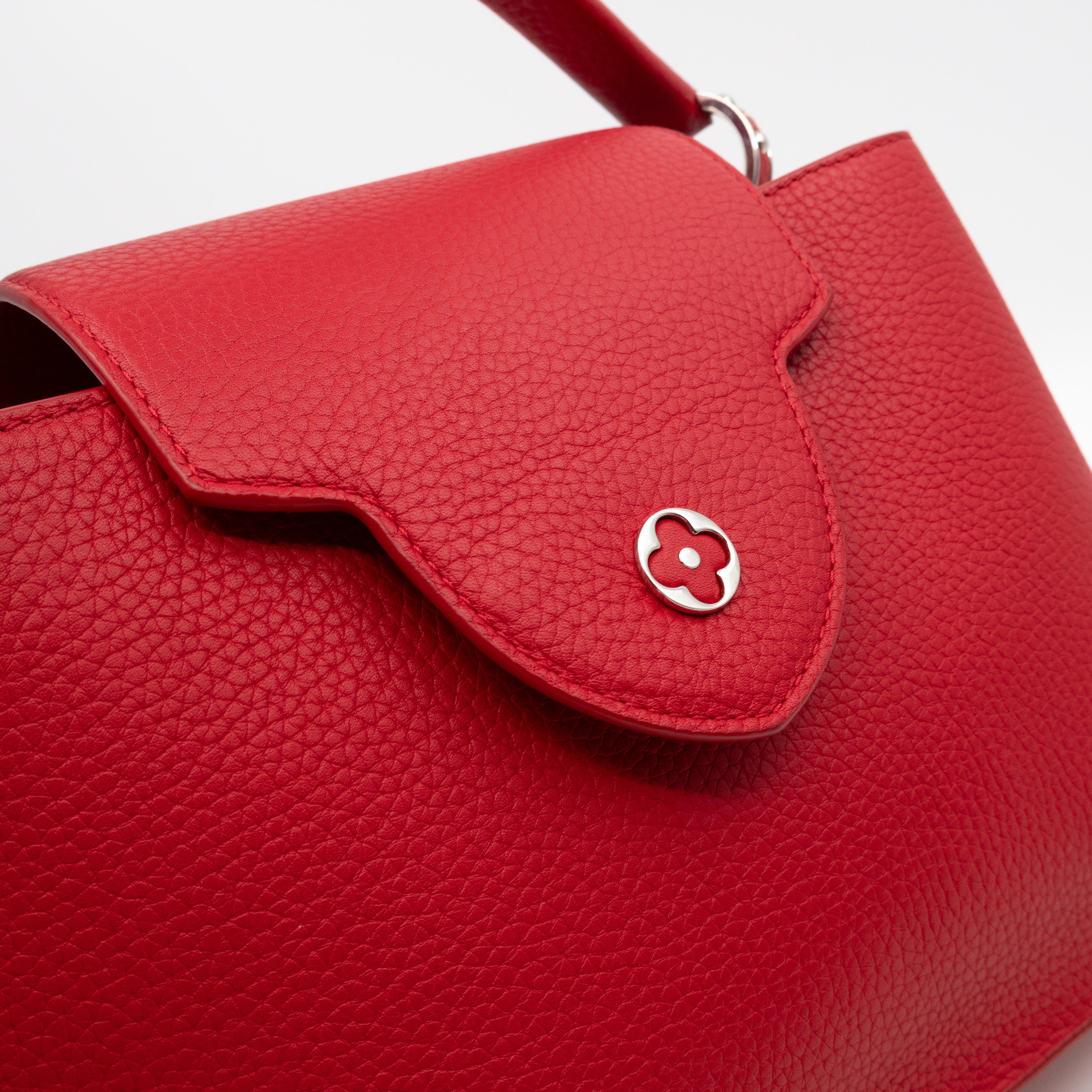 Capucines MM Red Taurillon Leather