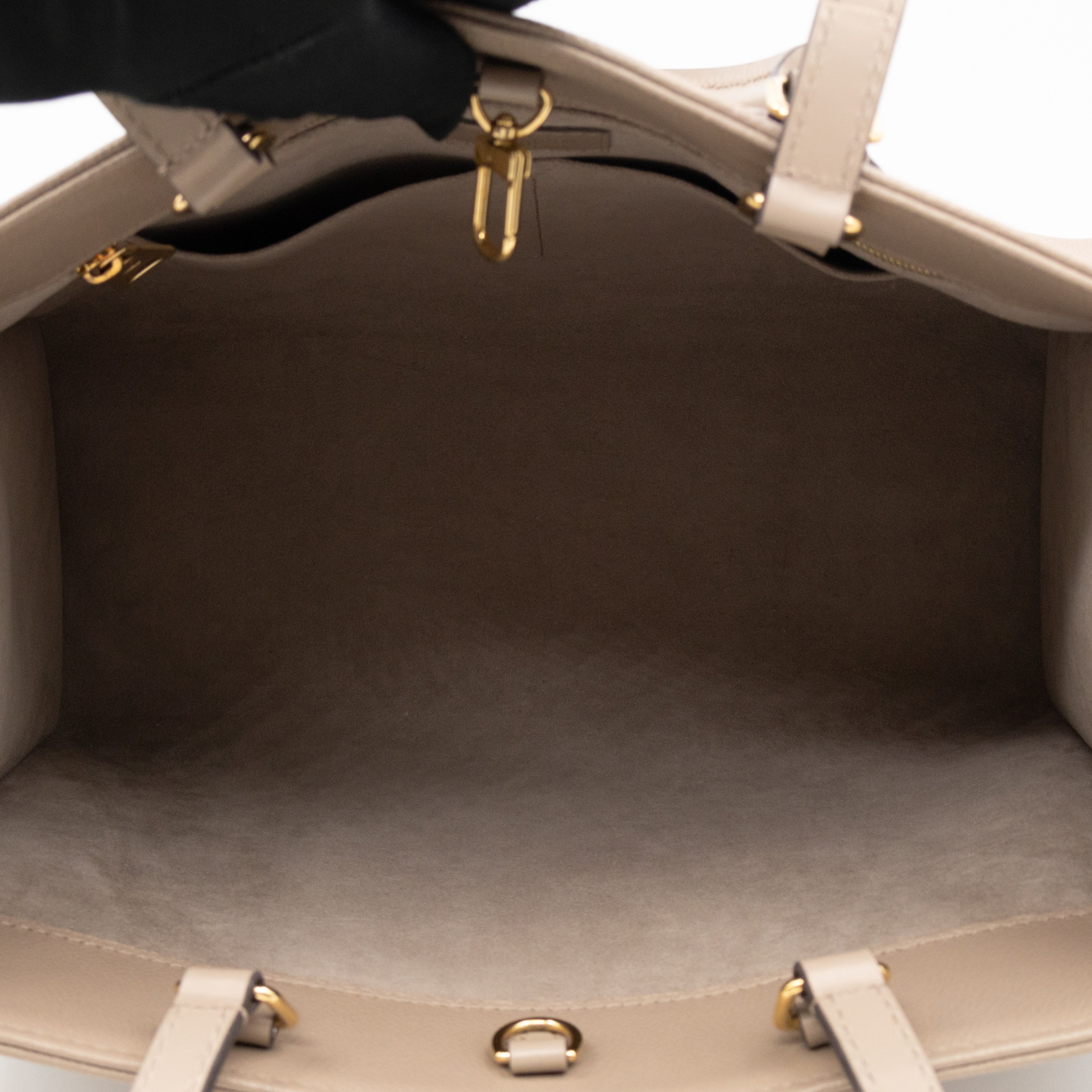 Onthego MM Dune Monogram Empreinte