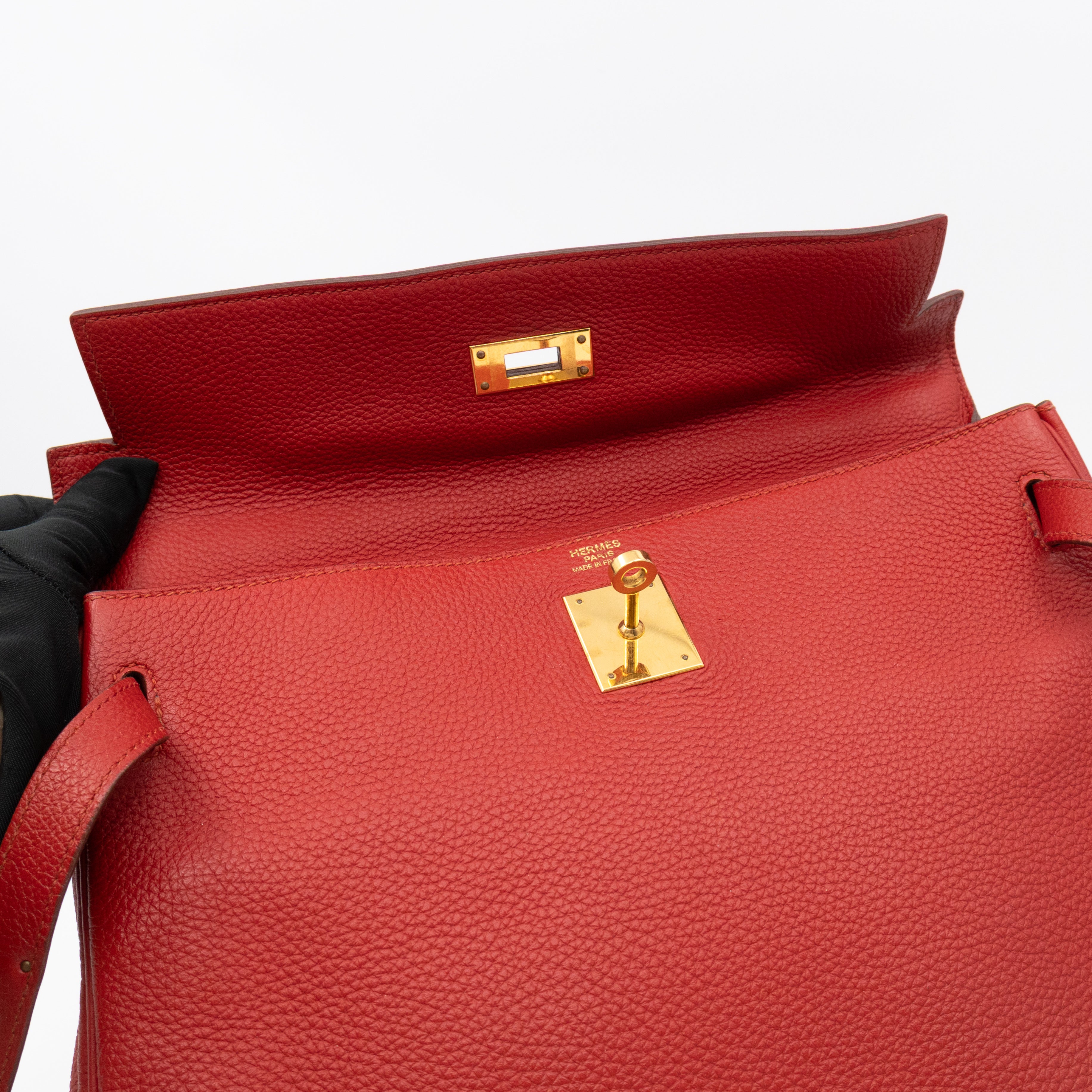 Kelly 32 Rouge Casaque Taurillon Clemence Leather