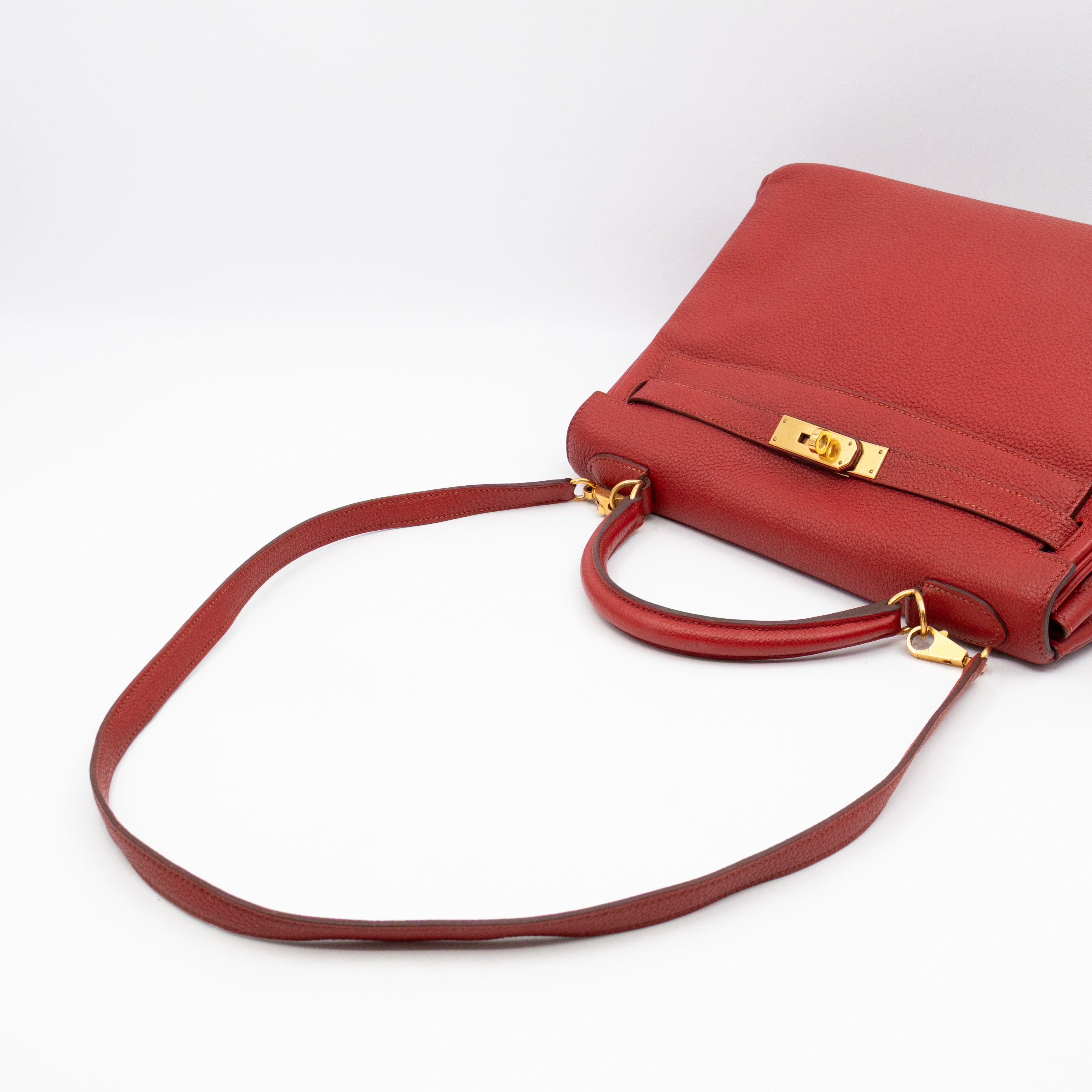 Kelly 32 Rouge Casaque Taurillon Clemence Leather