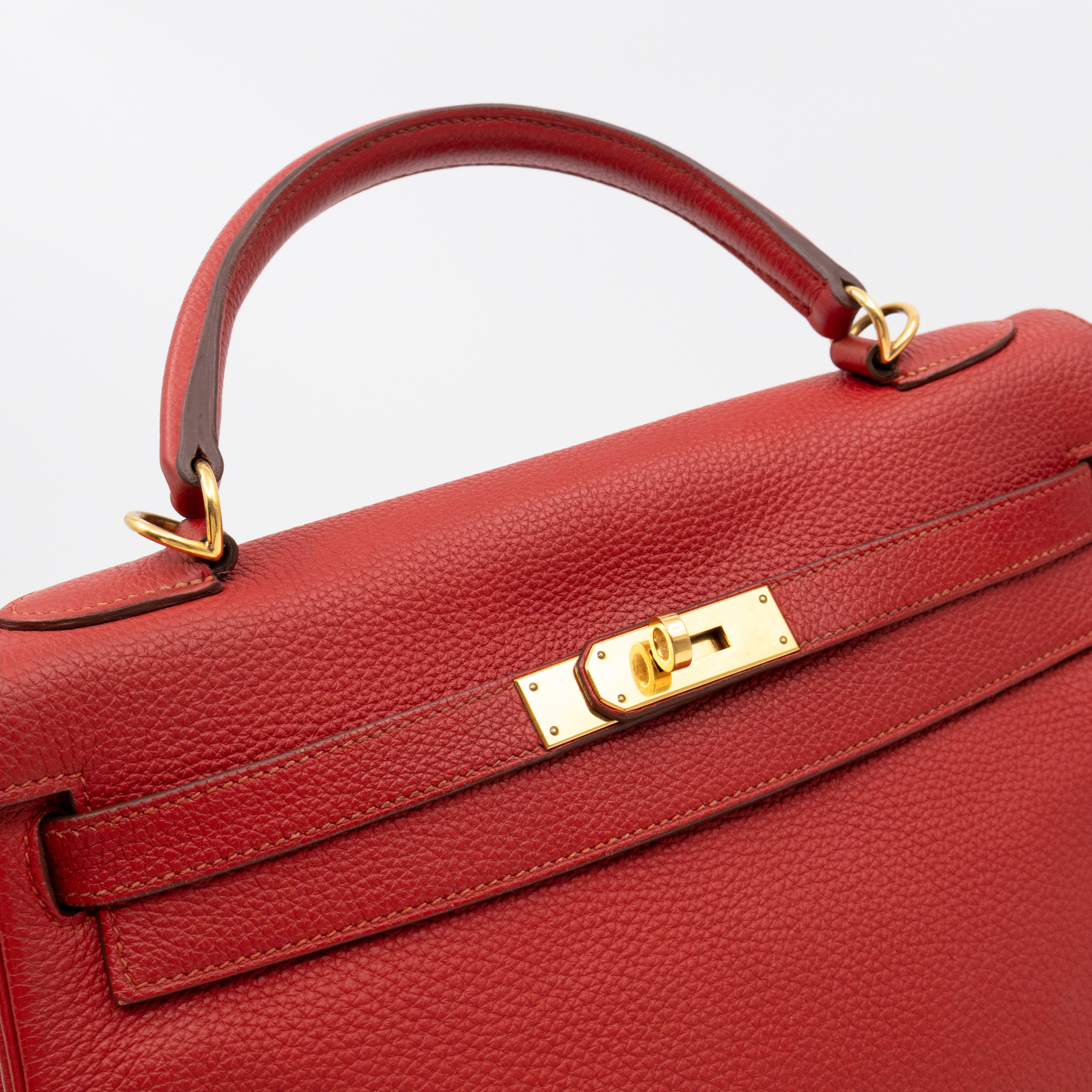 Kelly 32 Rouge Casaque Taurillon Clemence Leather