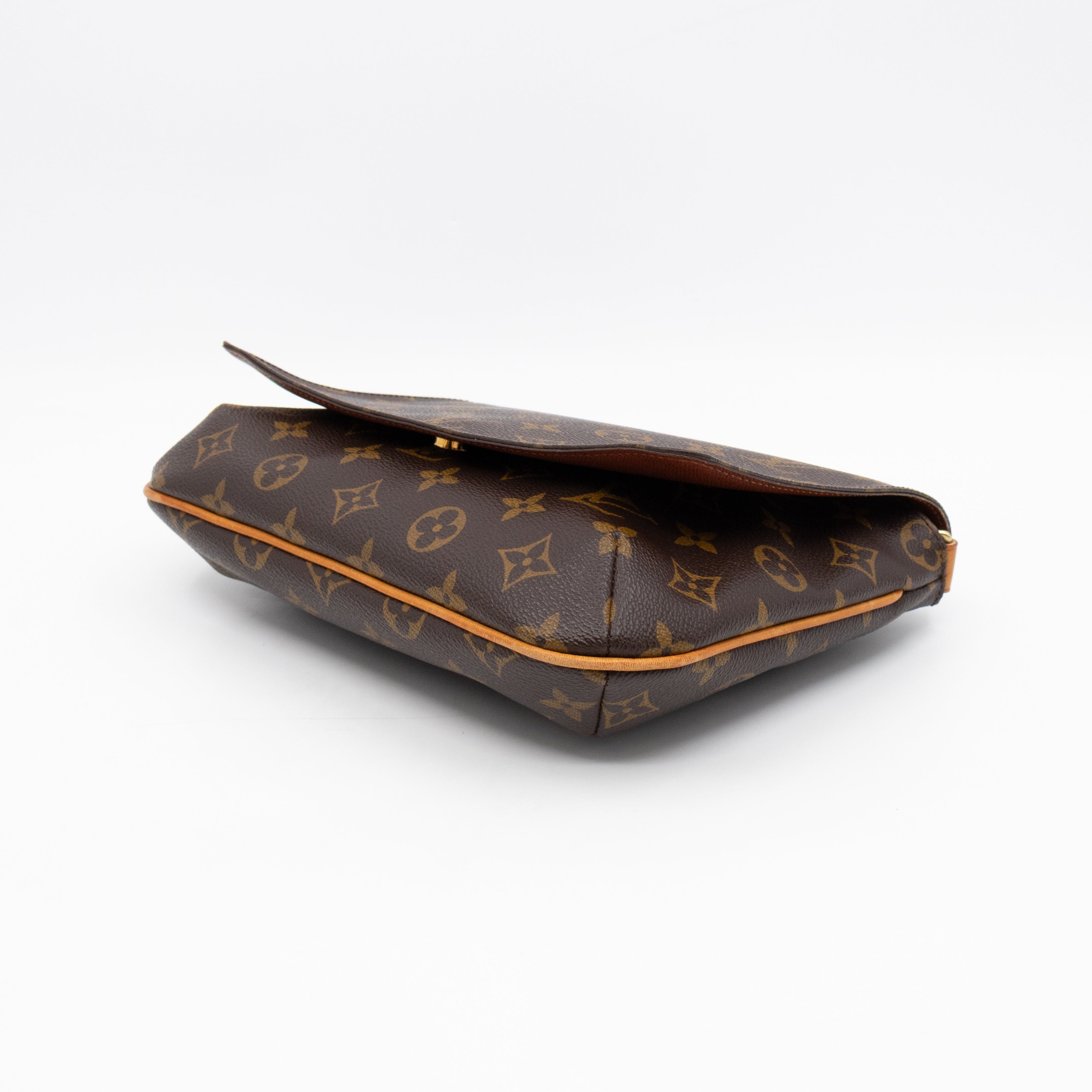 Musette Tango Monogram