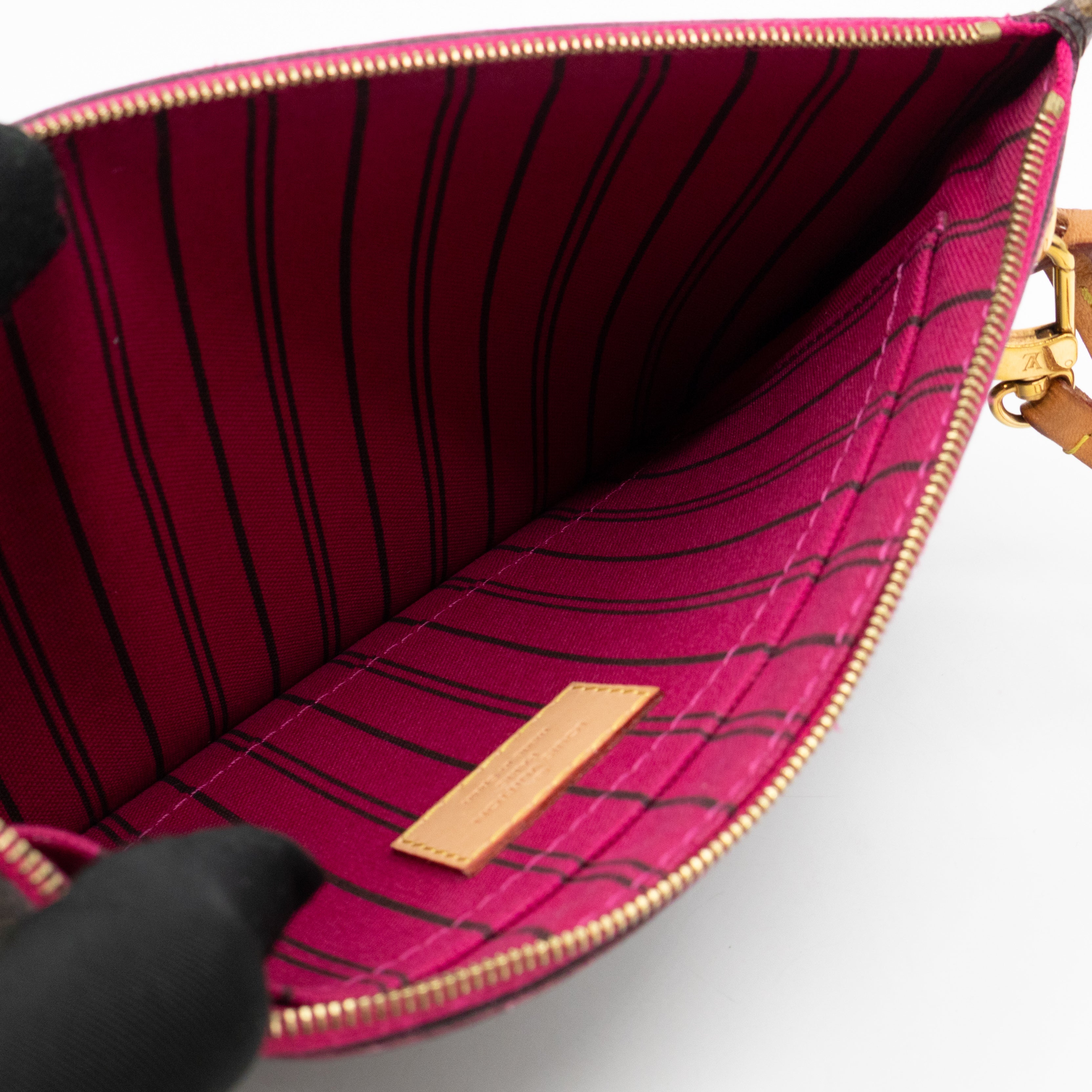 Neverfull Pochette Monogram Pivoine