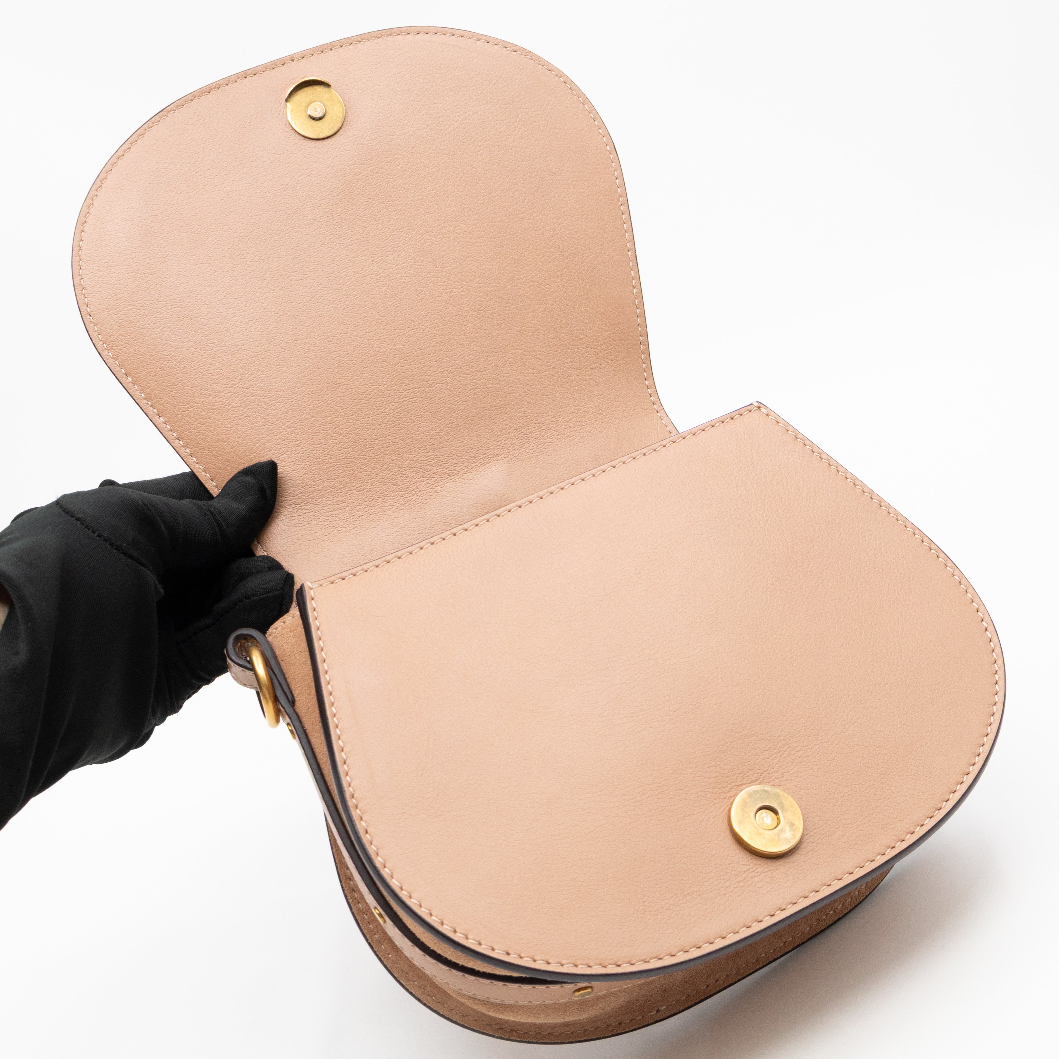 Small Nile Bracelet Bag Rose Beige Leather