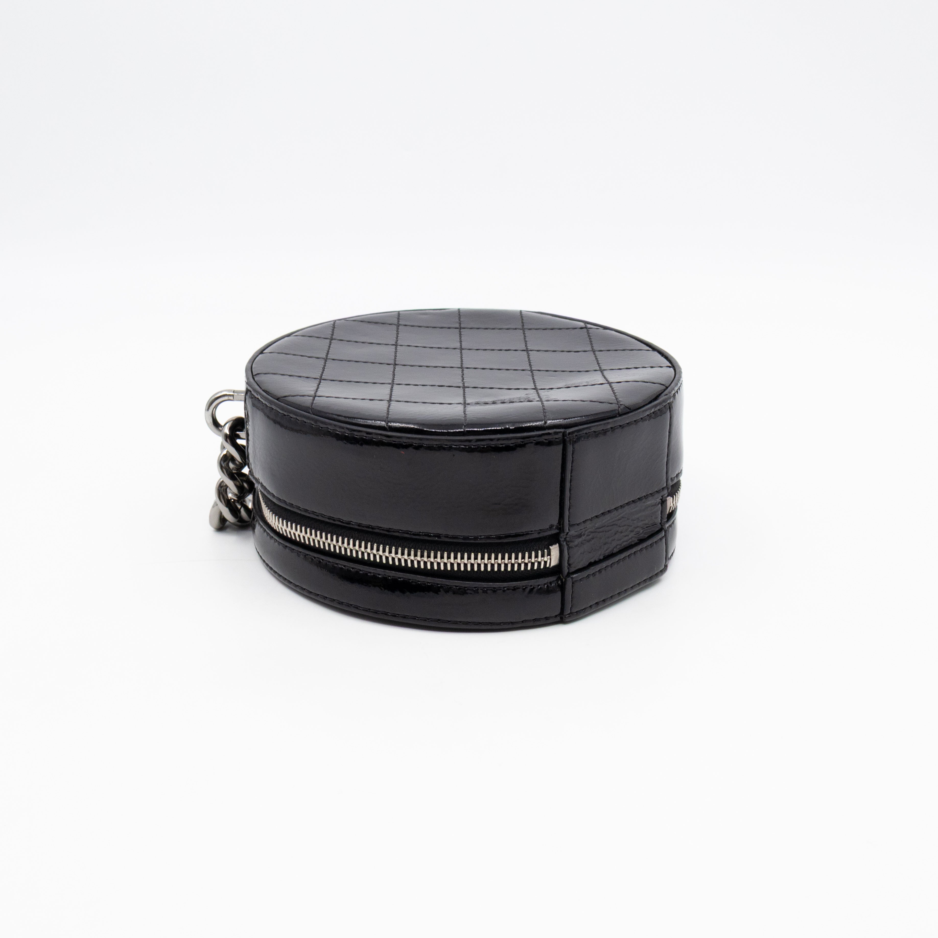 Round As Earth Bag Black Patent Leather Silver