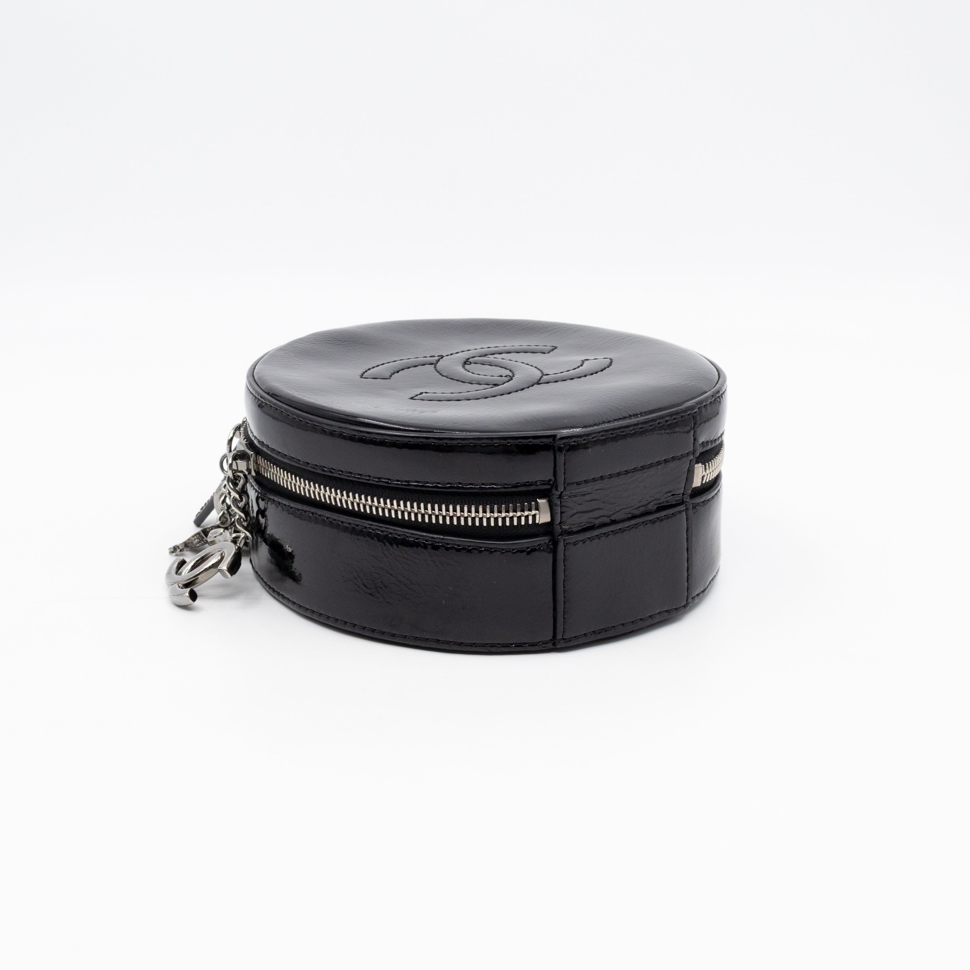 Round As Earth Bag Black Patent Leather Silver