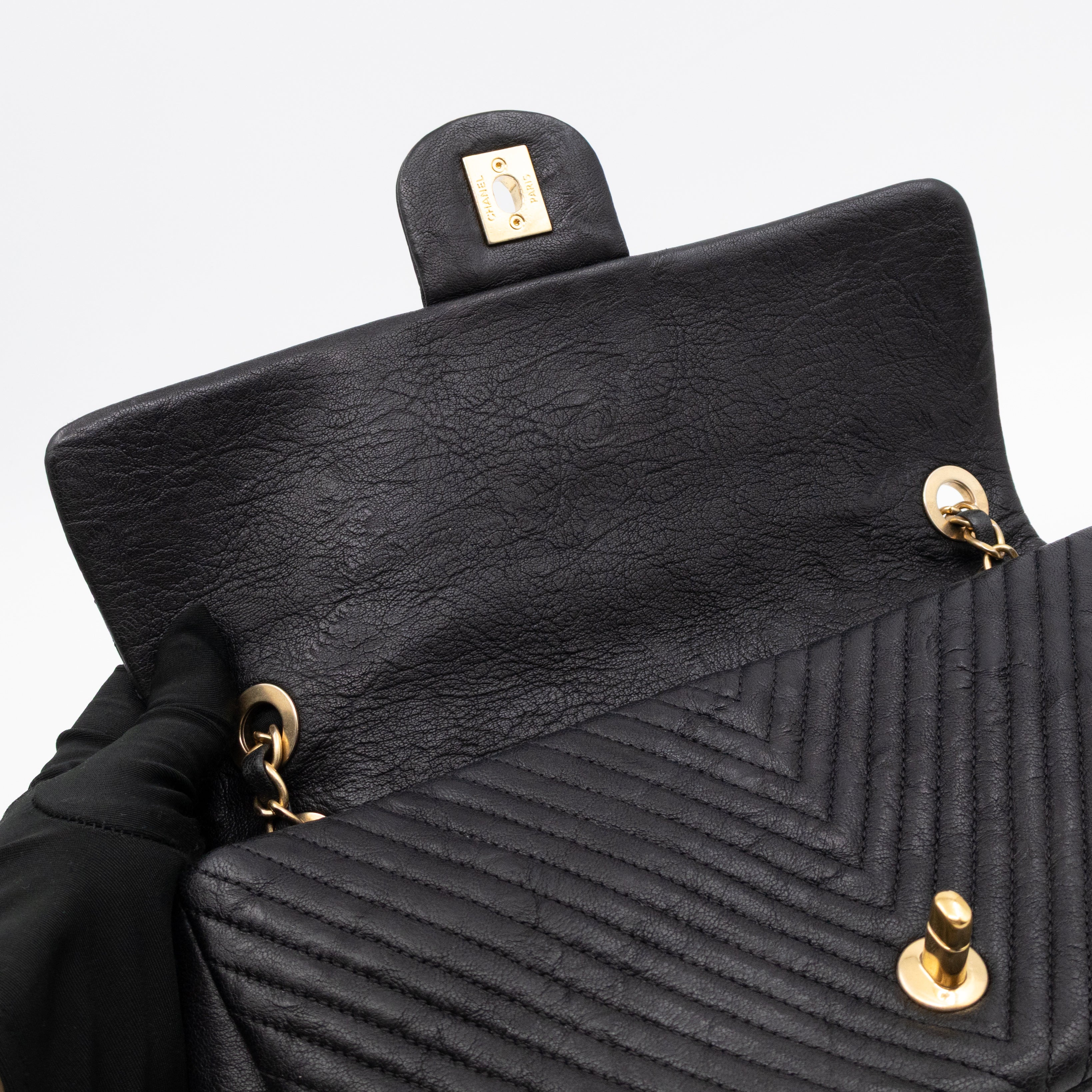 Medallion Charm Flap Bag Medium Black Chevron Leather