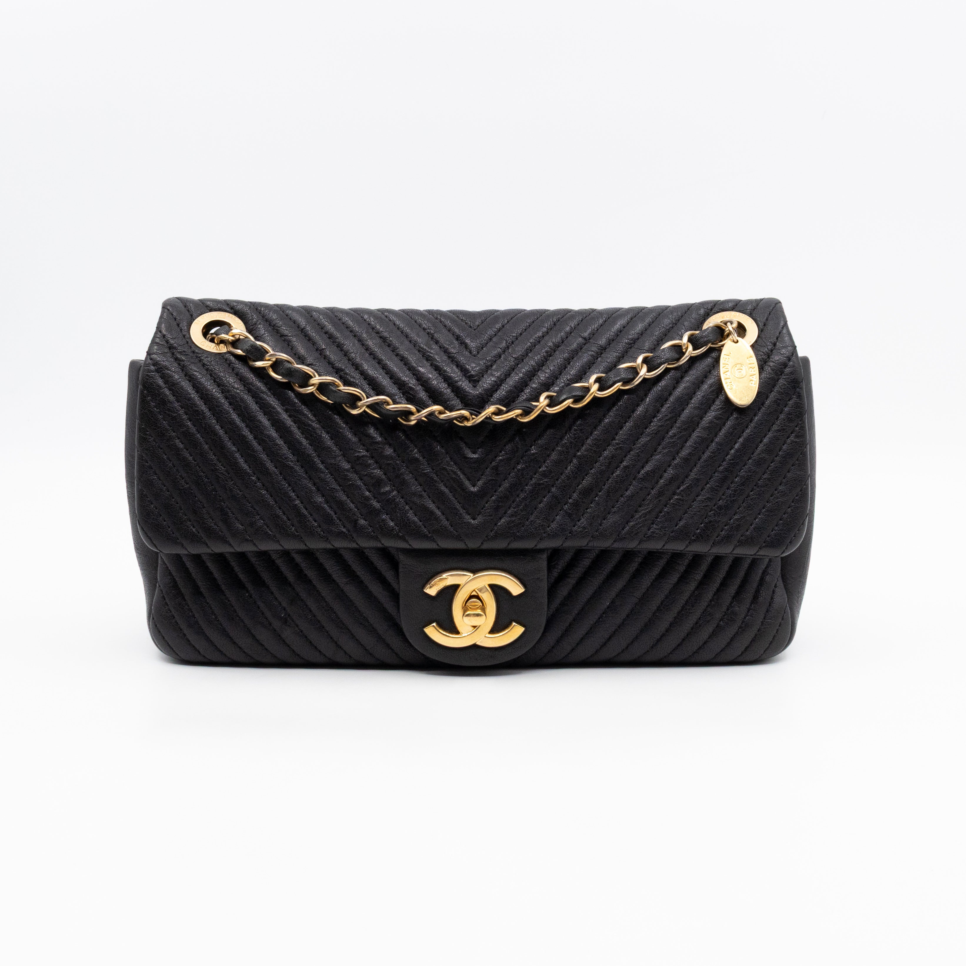 Medallion Charm Flap Bag Medium Black Chevron Leather