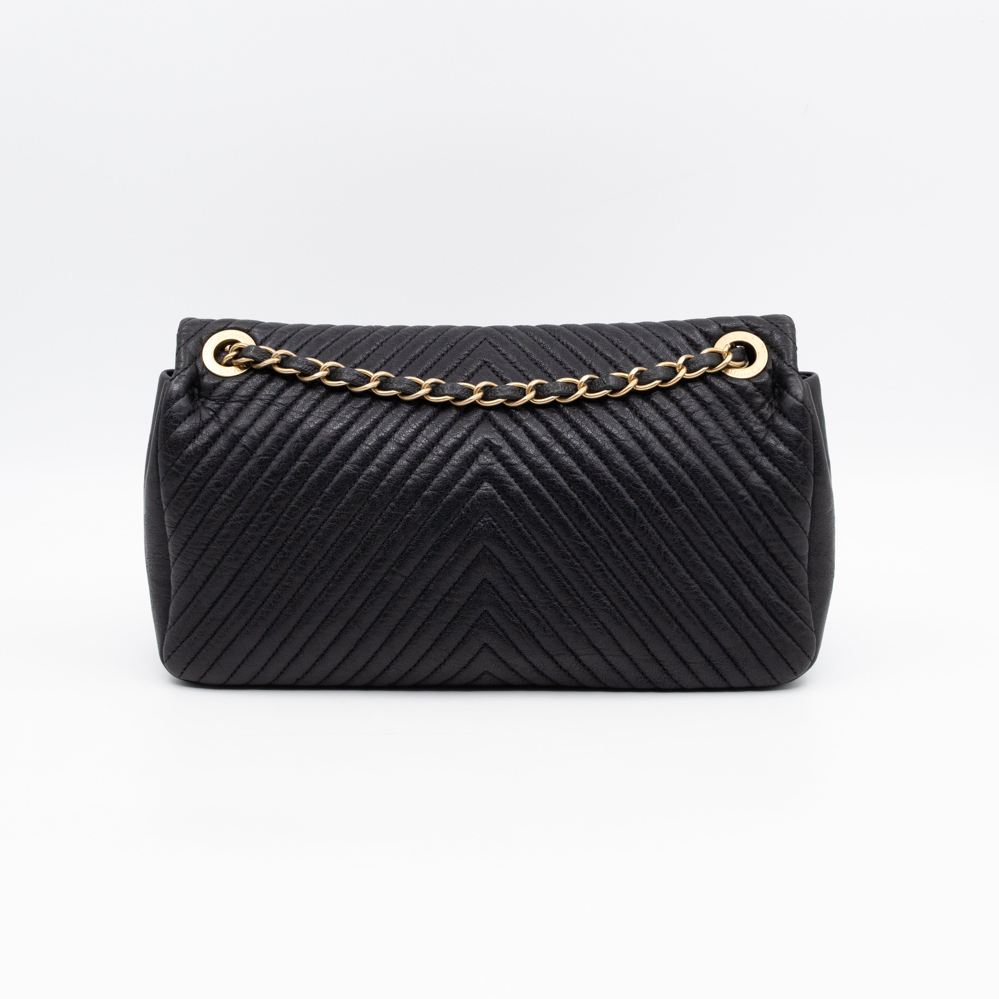 Medallion Charm Flap Bag Medium Black Chevron Leather