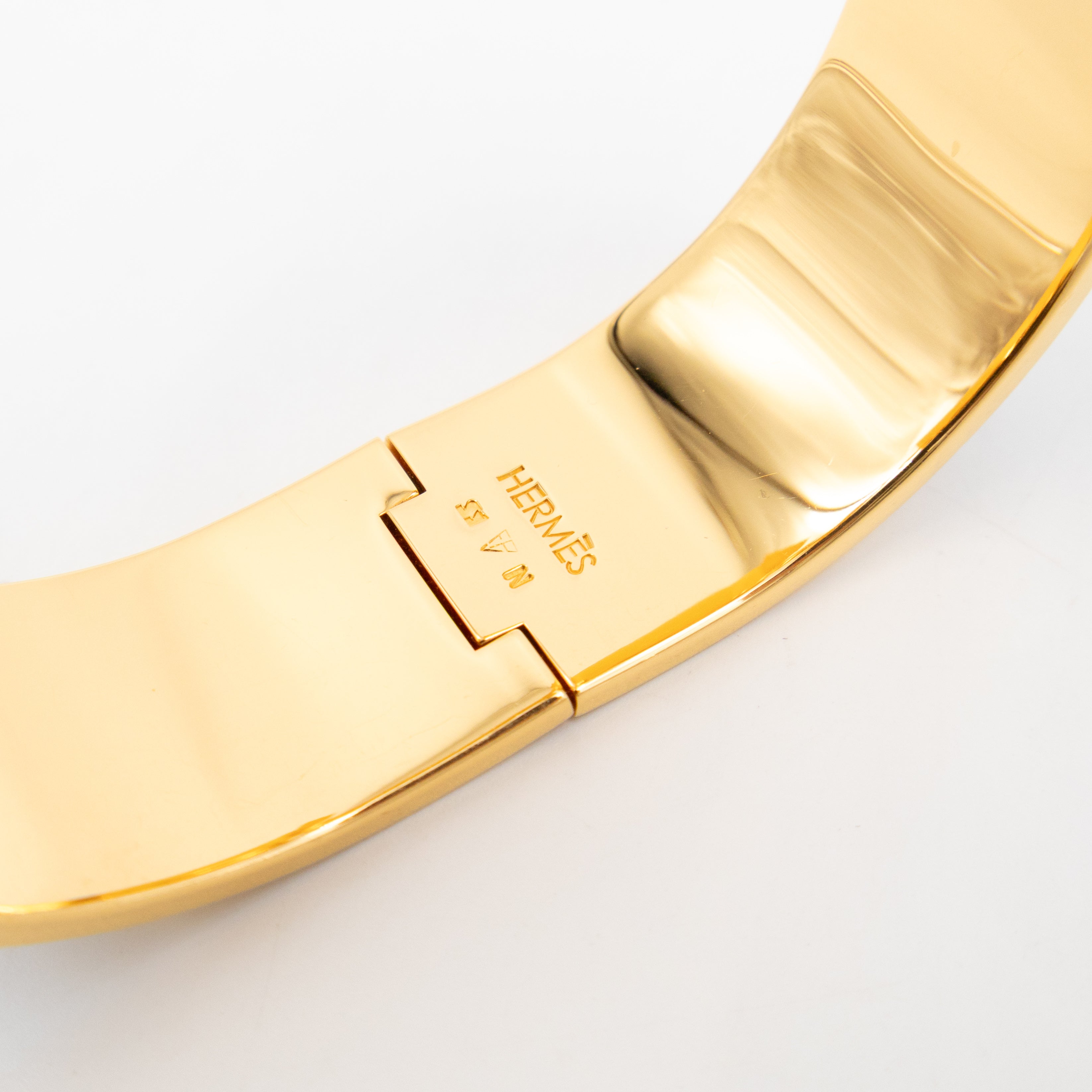 Clic Clac H Bracelet PM Black & Gold