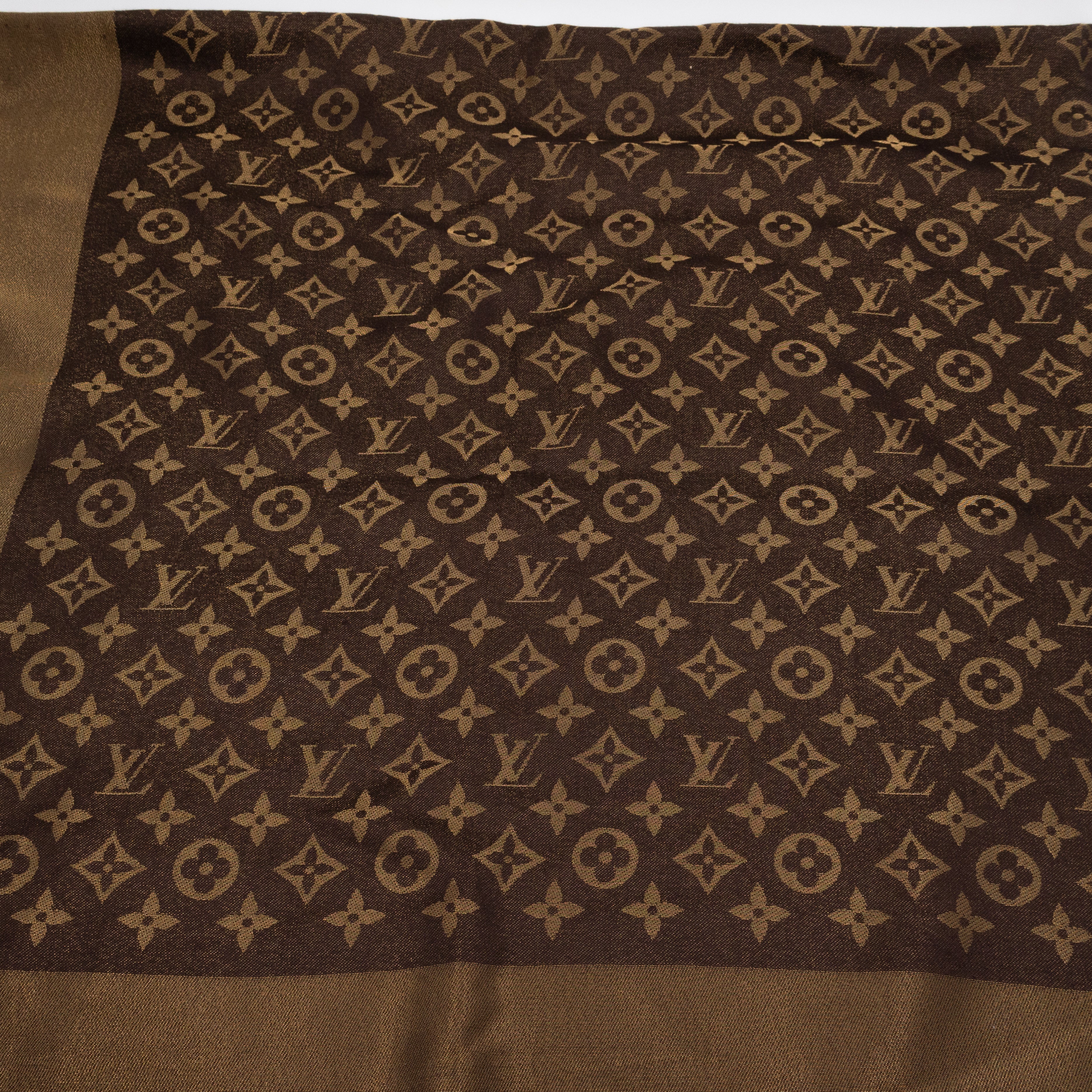 Monogram Shine Shawl Brown