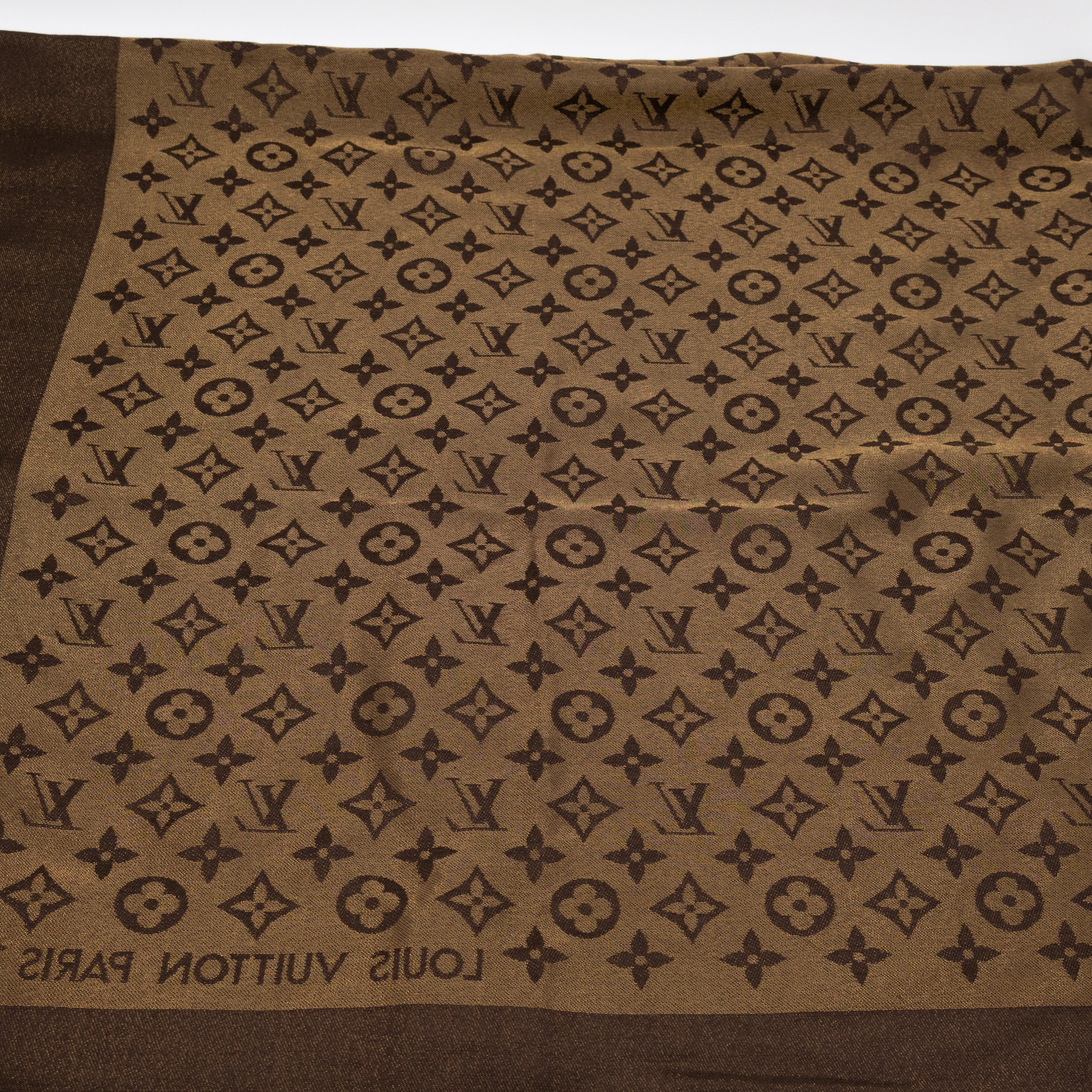 Monogram Shine Shawl Brown