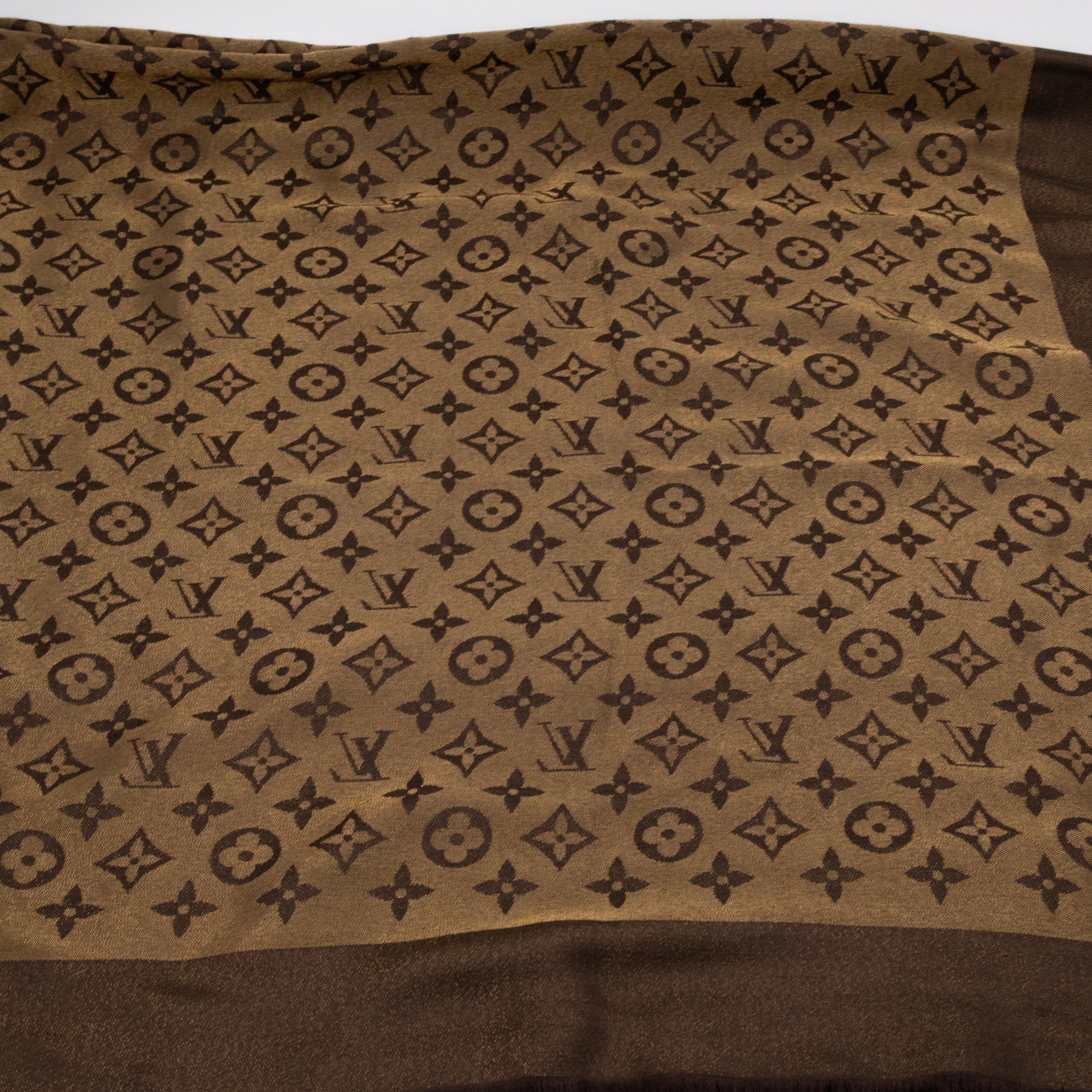 Monogram Shine Shawl Brown