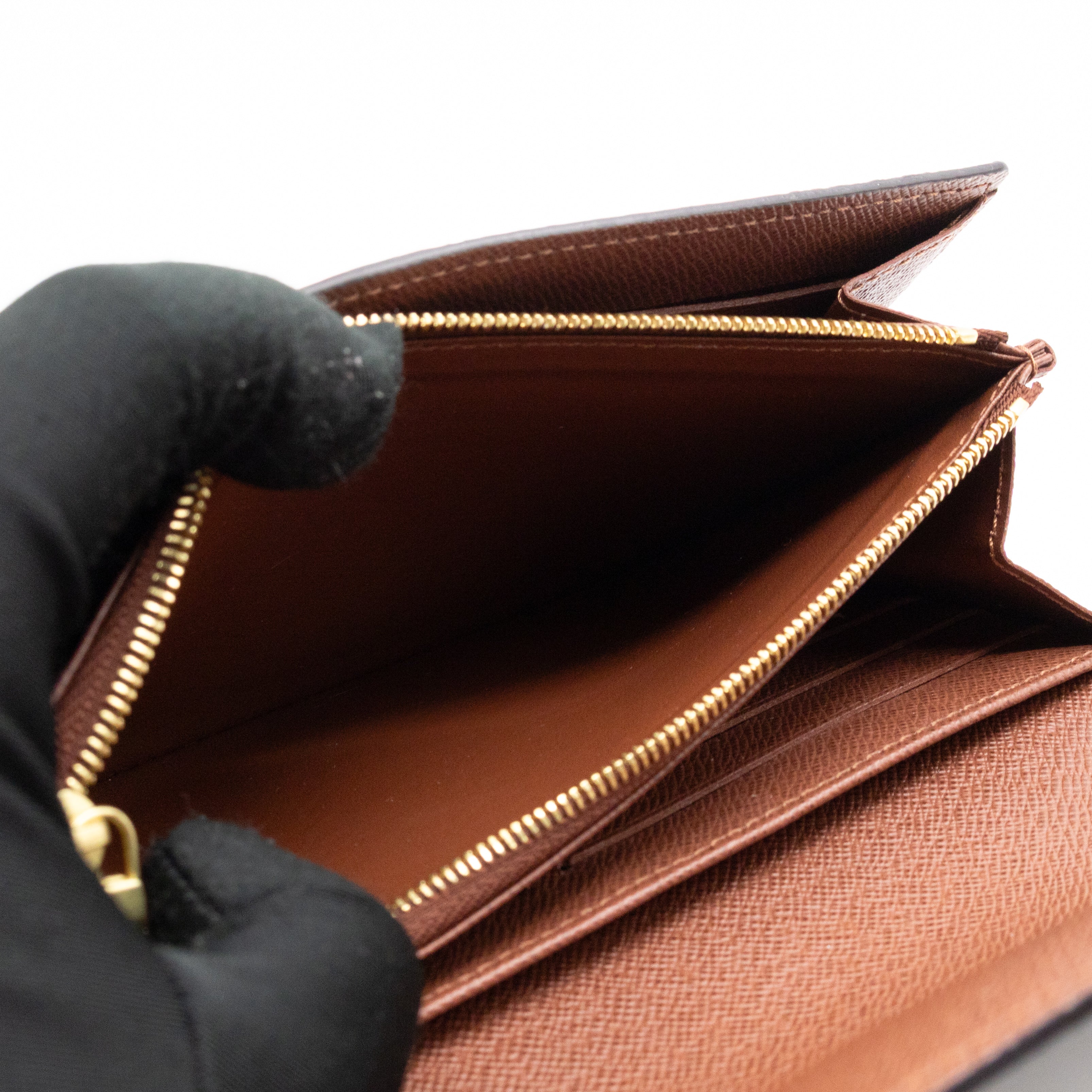 Sarah Wallet Monogram Brown