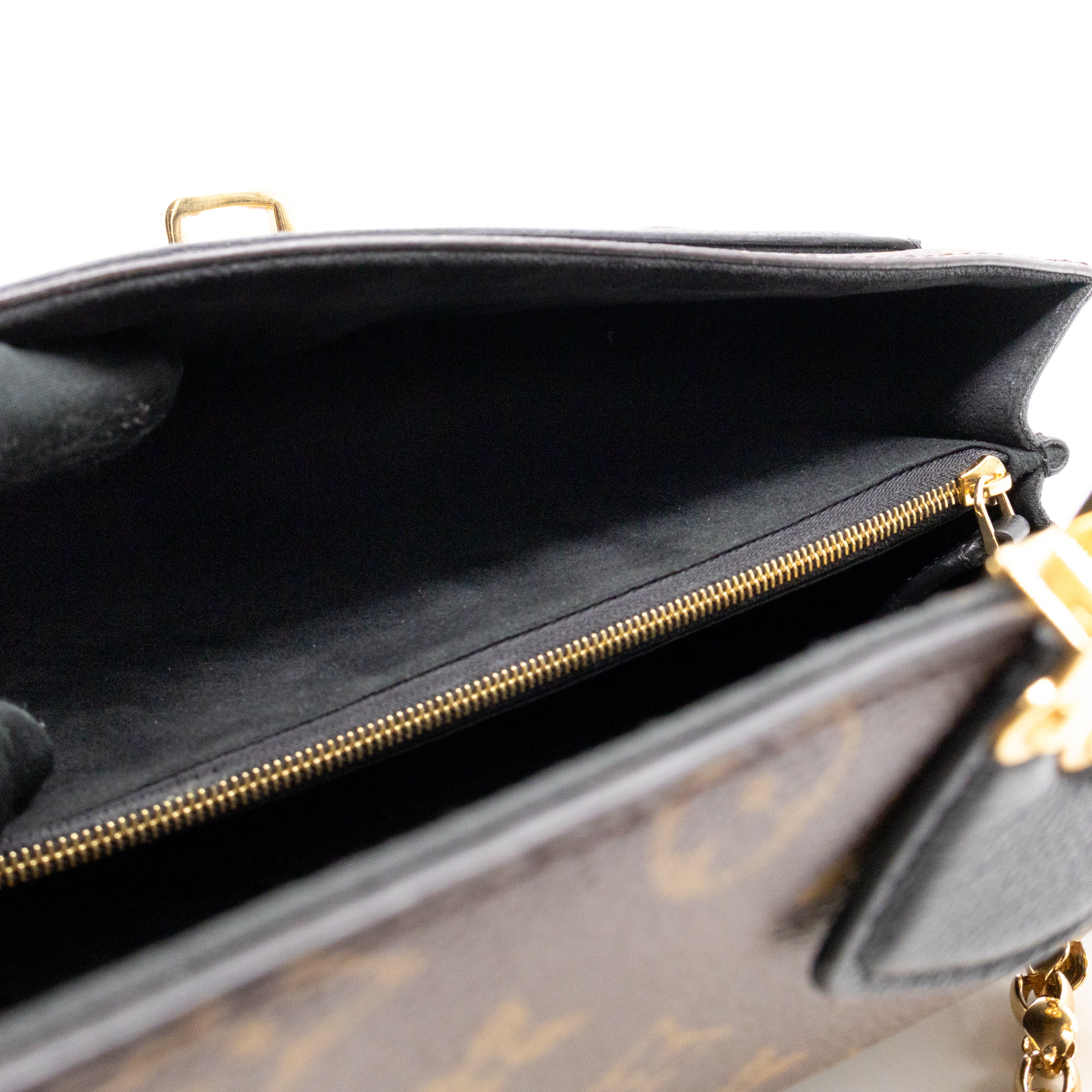 Victoire Monogram Black