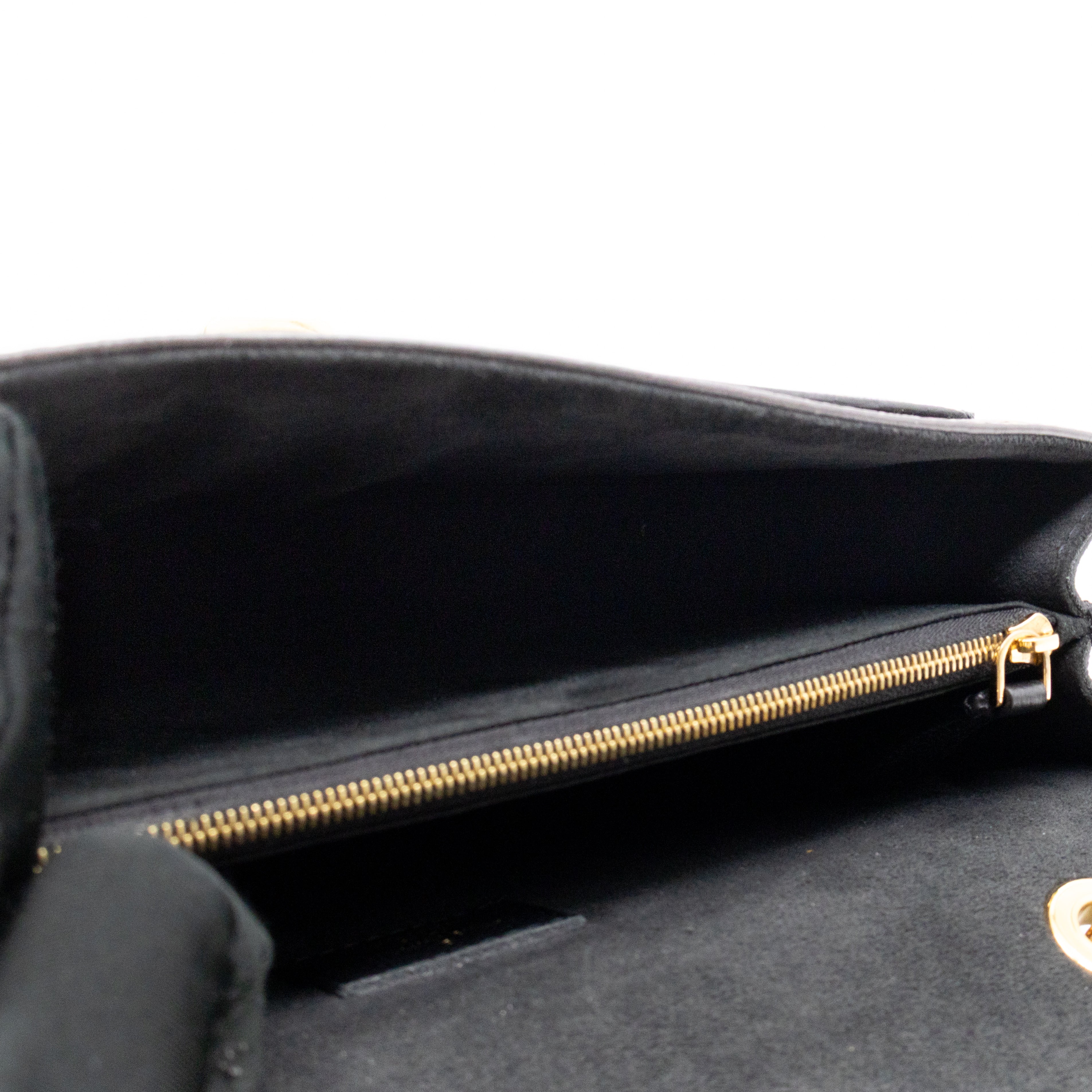 Victoire Monogram Black