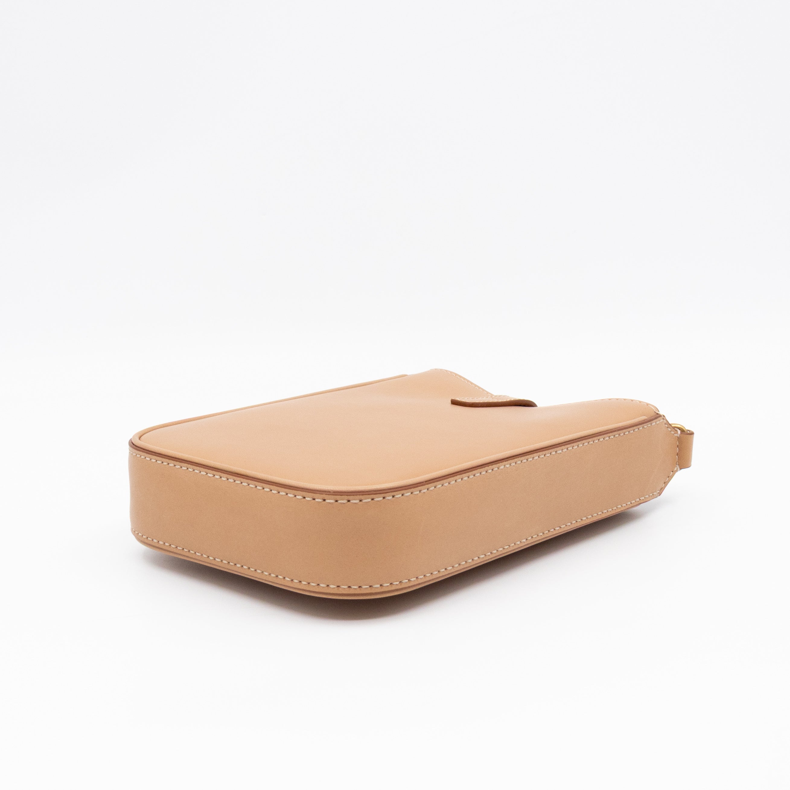 Le 5 À 7 Vertical Smooth Leather Brown
