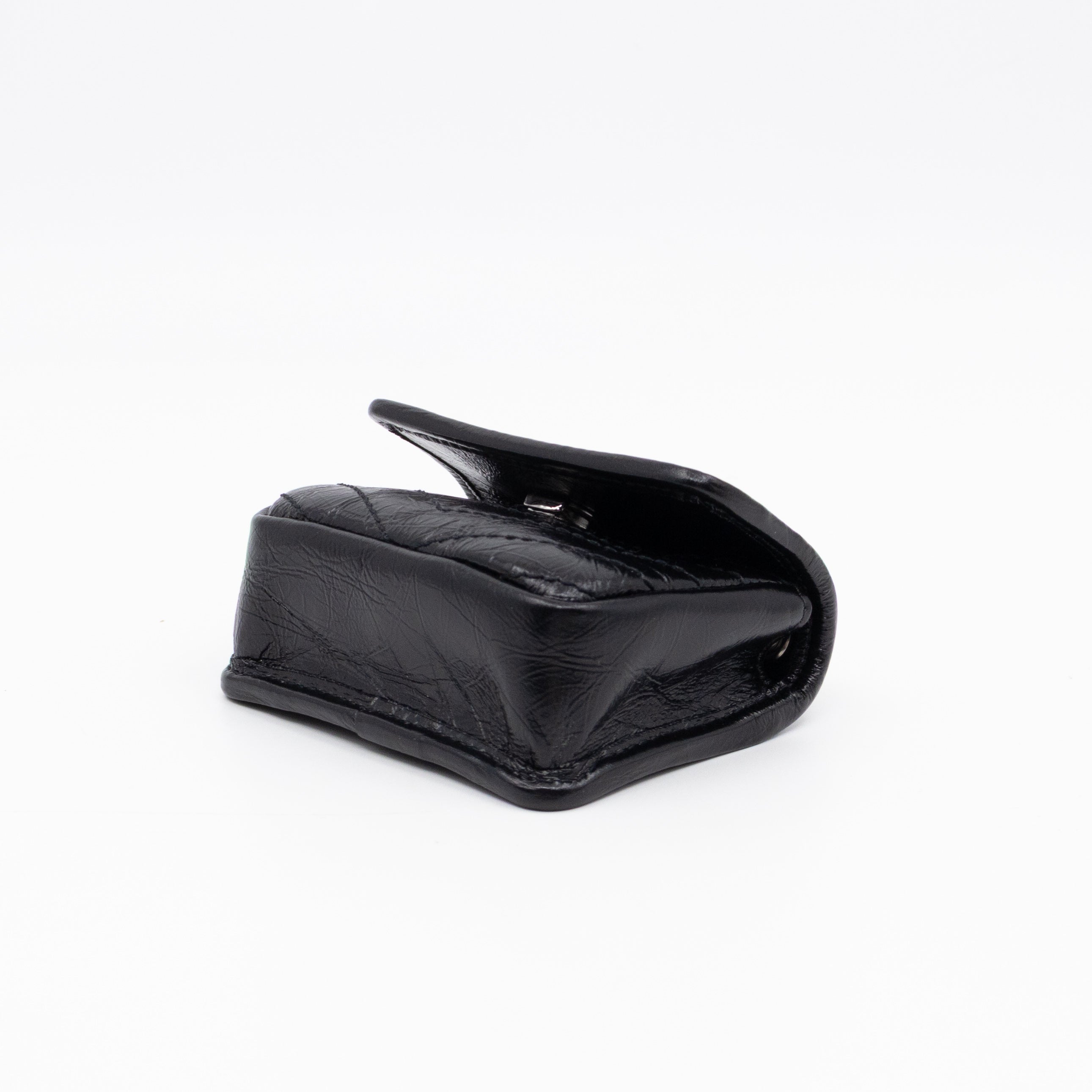 Niki Airpod Case Black Crinkled Leather