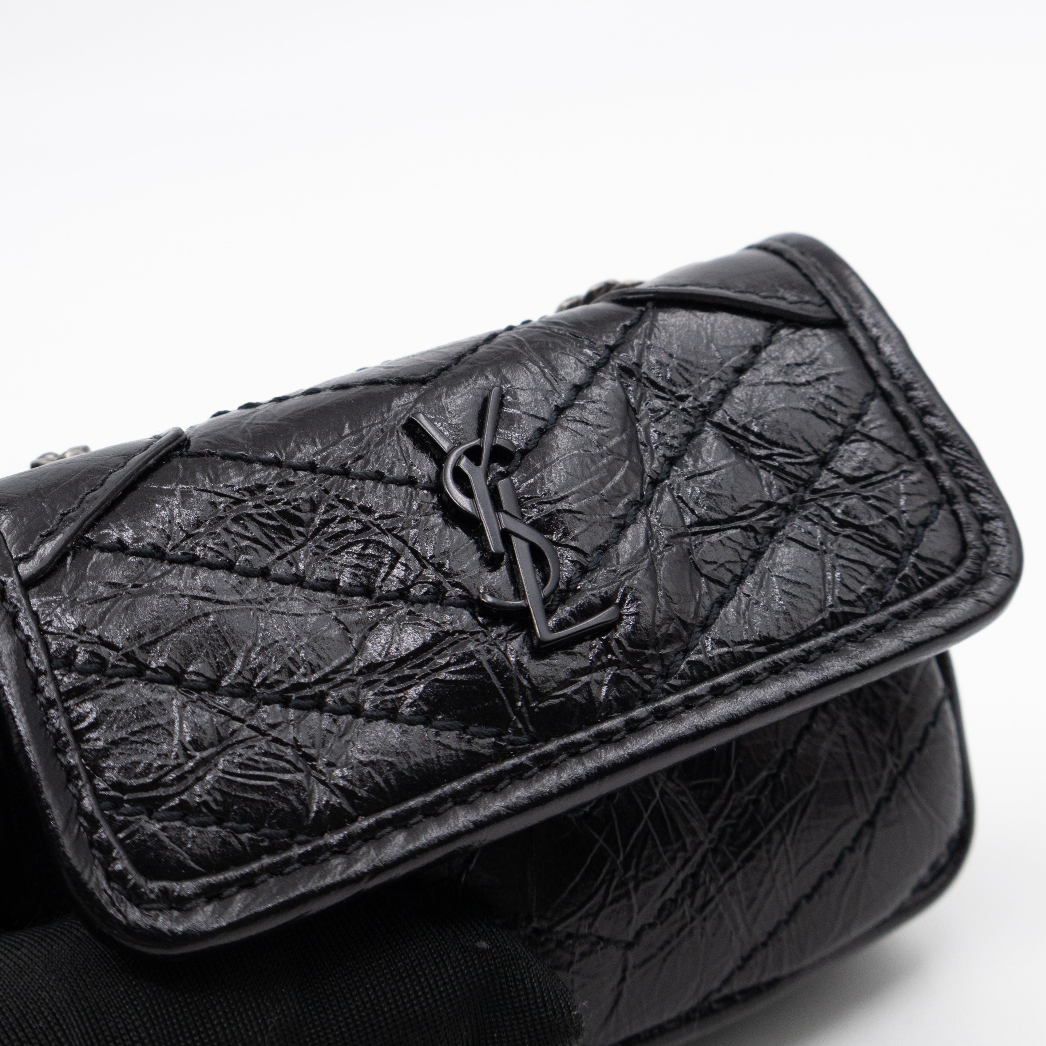 Niki Airpod Case Black Crinkled Leather