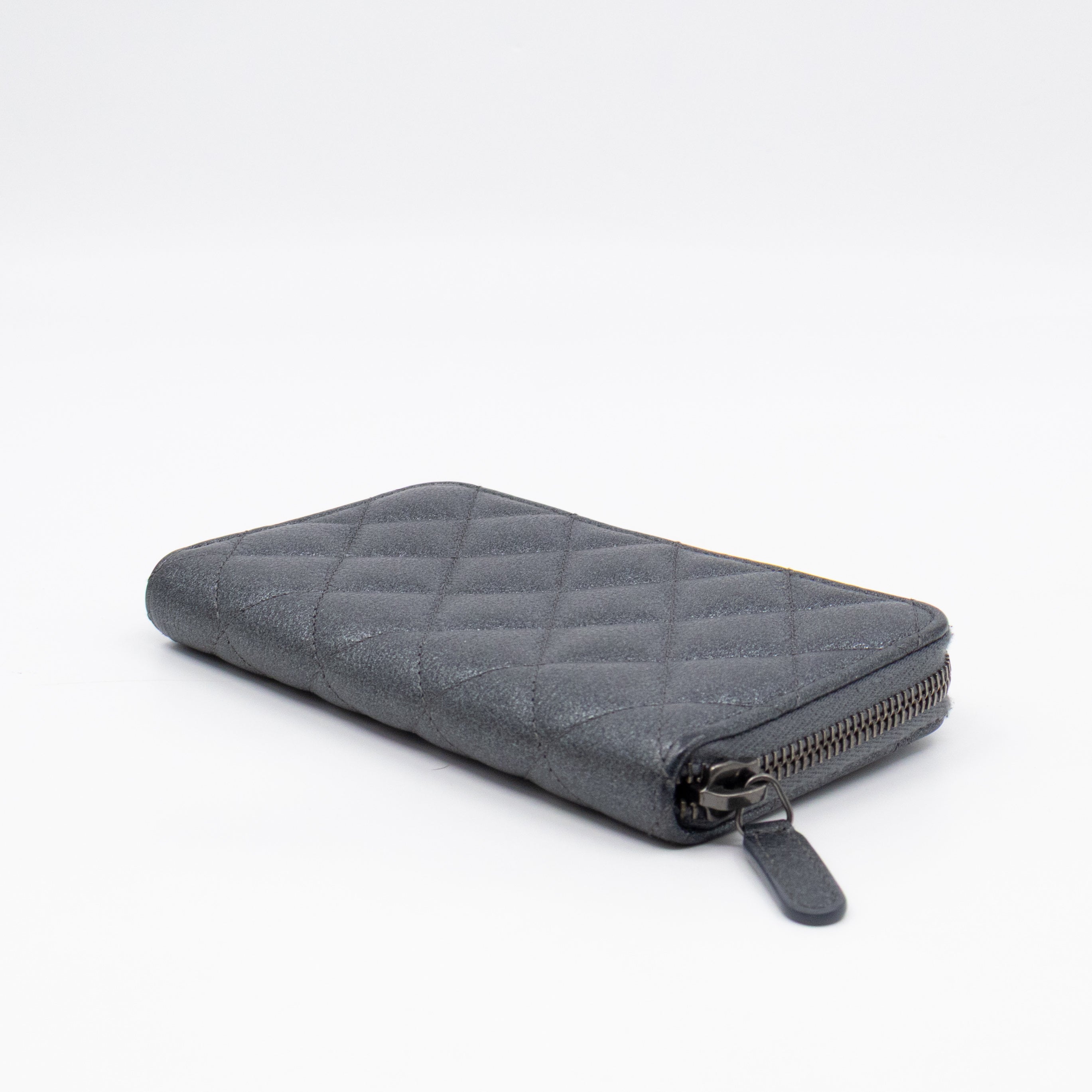Medium Zipped Wallet Grey Metallic Leather