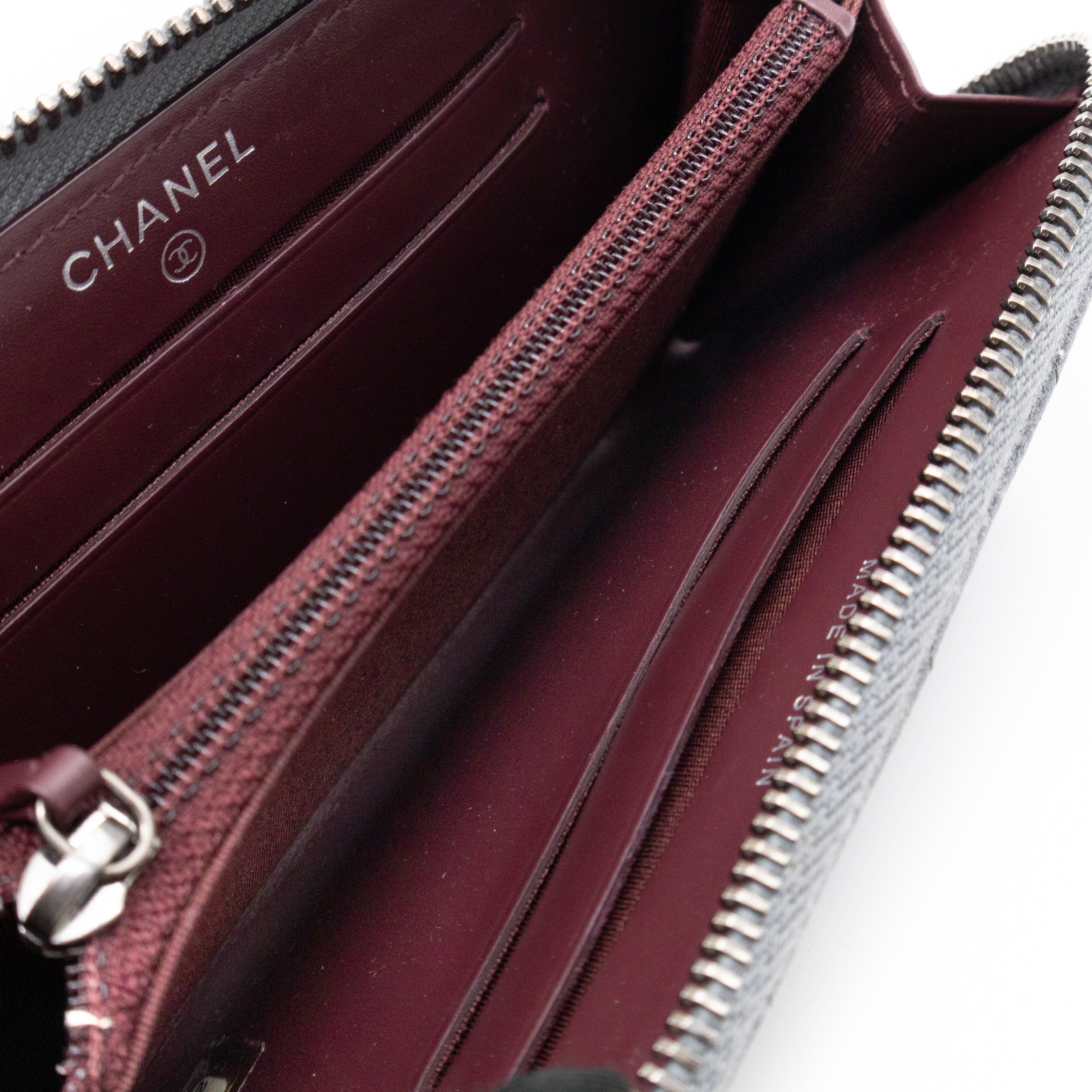 Medium Zipped Wallet Grey Metallic Leather