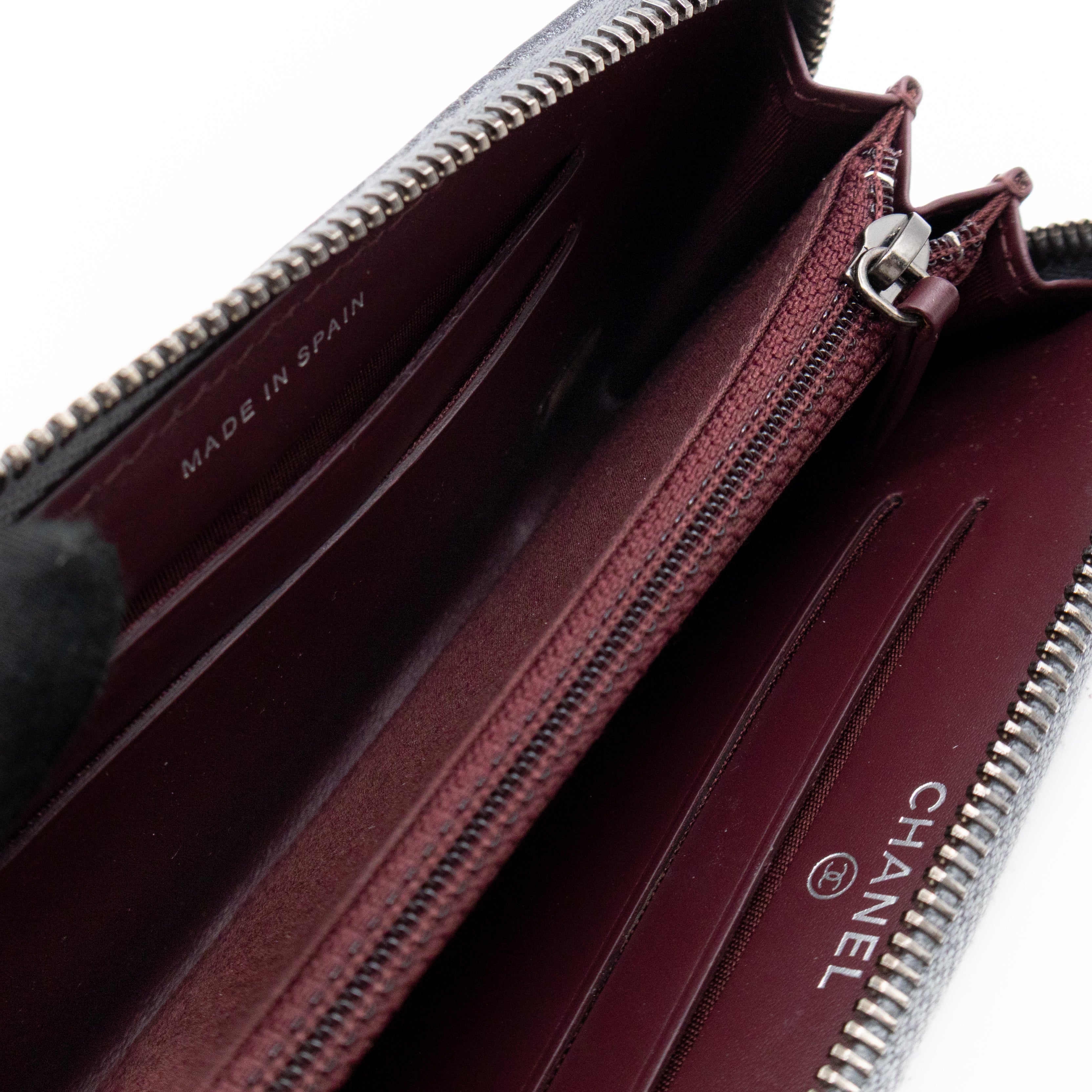 Medium Zipped Wallet Grey Metallic Leather