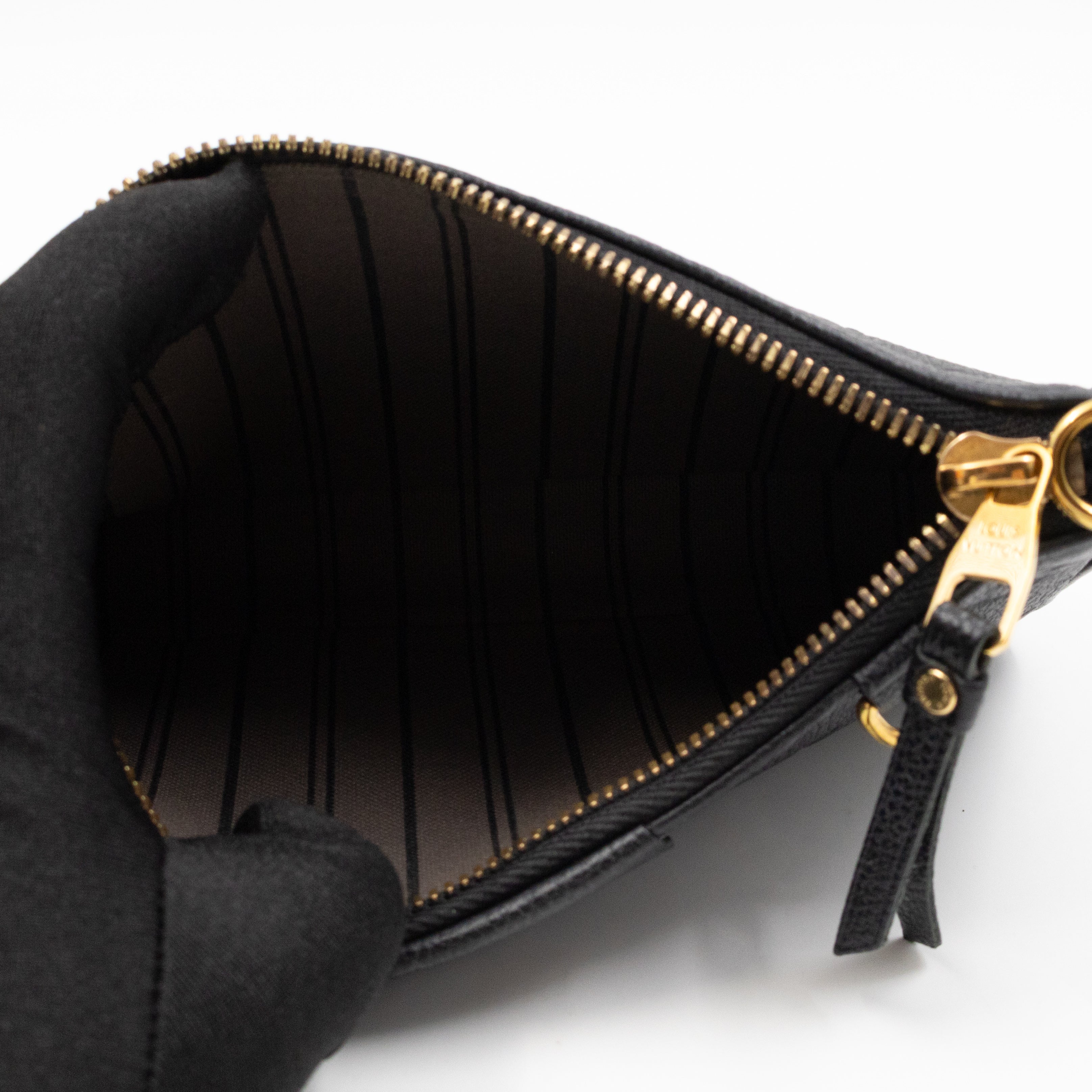 Easy Pouch On Strap Black Monogram Empreinte